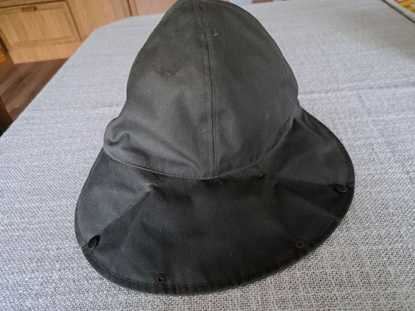 As new cap with neck protection from Colamtiss size 61