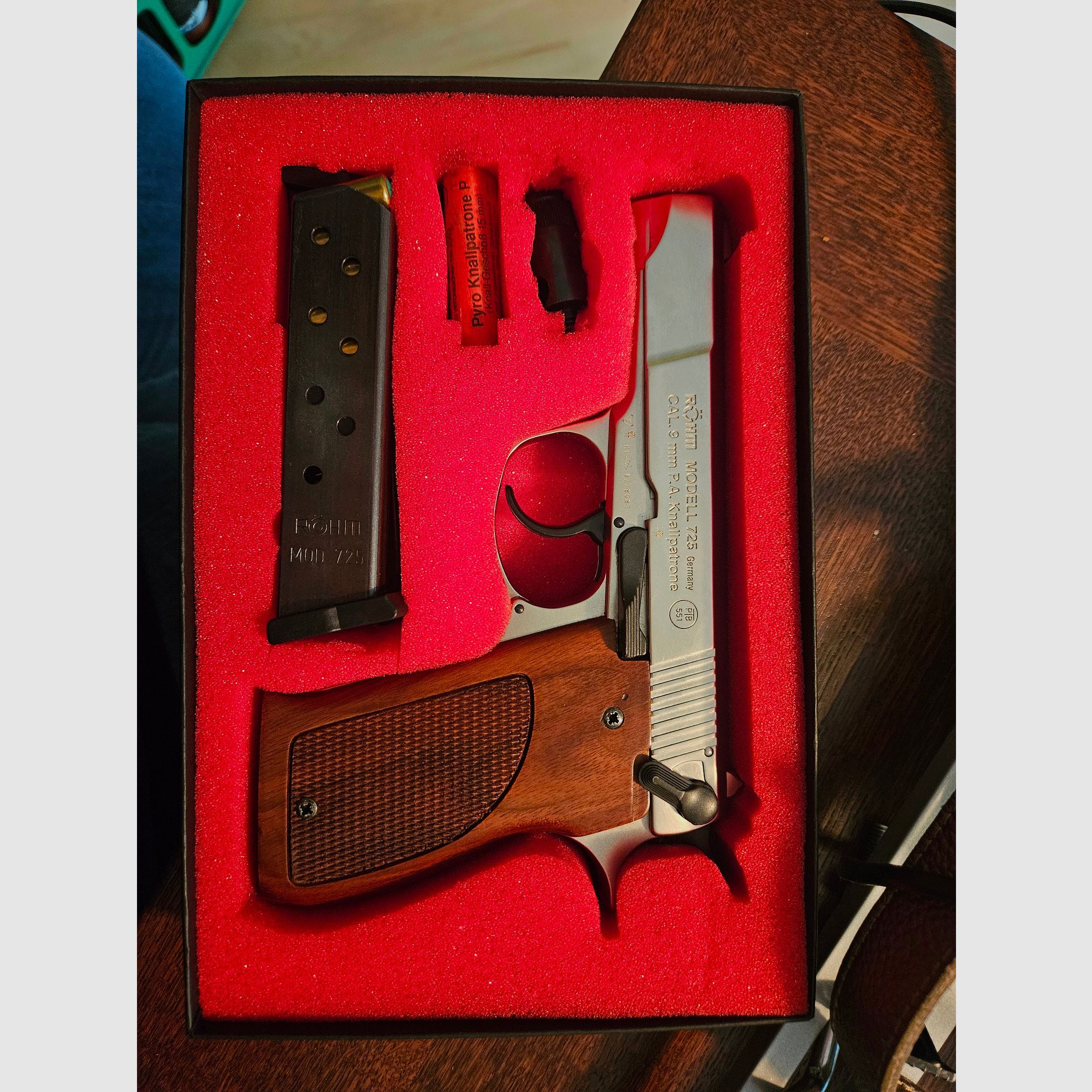 signal pistol