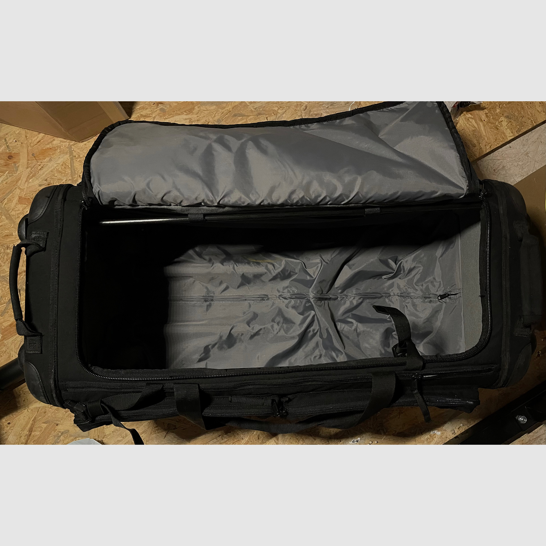 511 tactical SOMS 3.0 126L travel bag with wheels