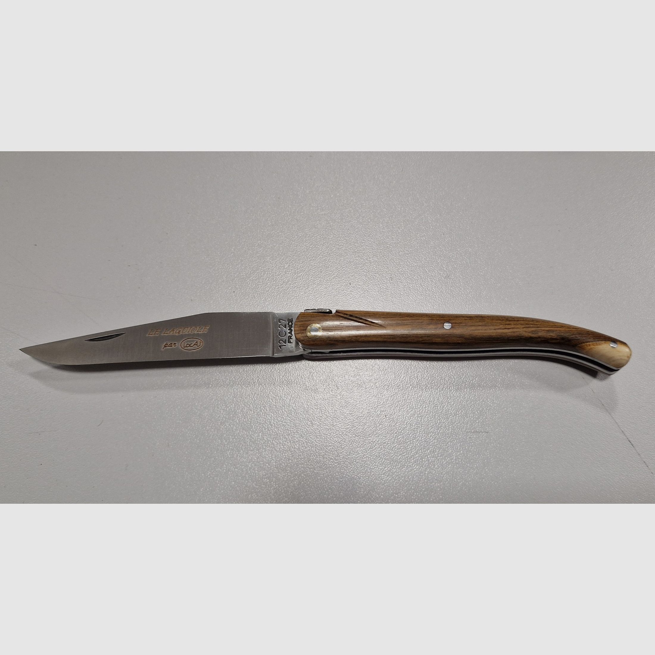Messer LE LAGUIOLE 11cm durchgehender Griff – PISTAZIE
