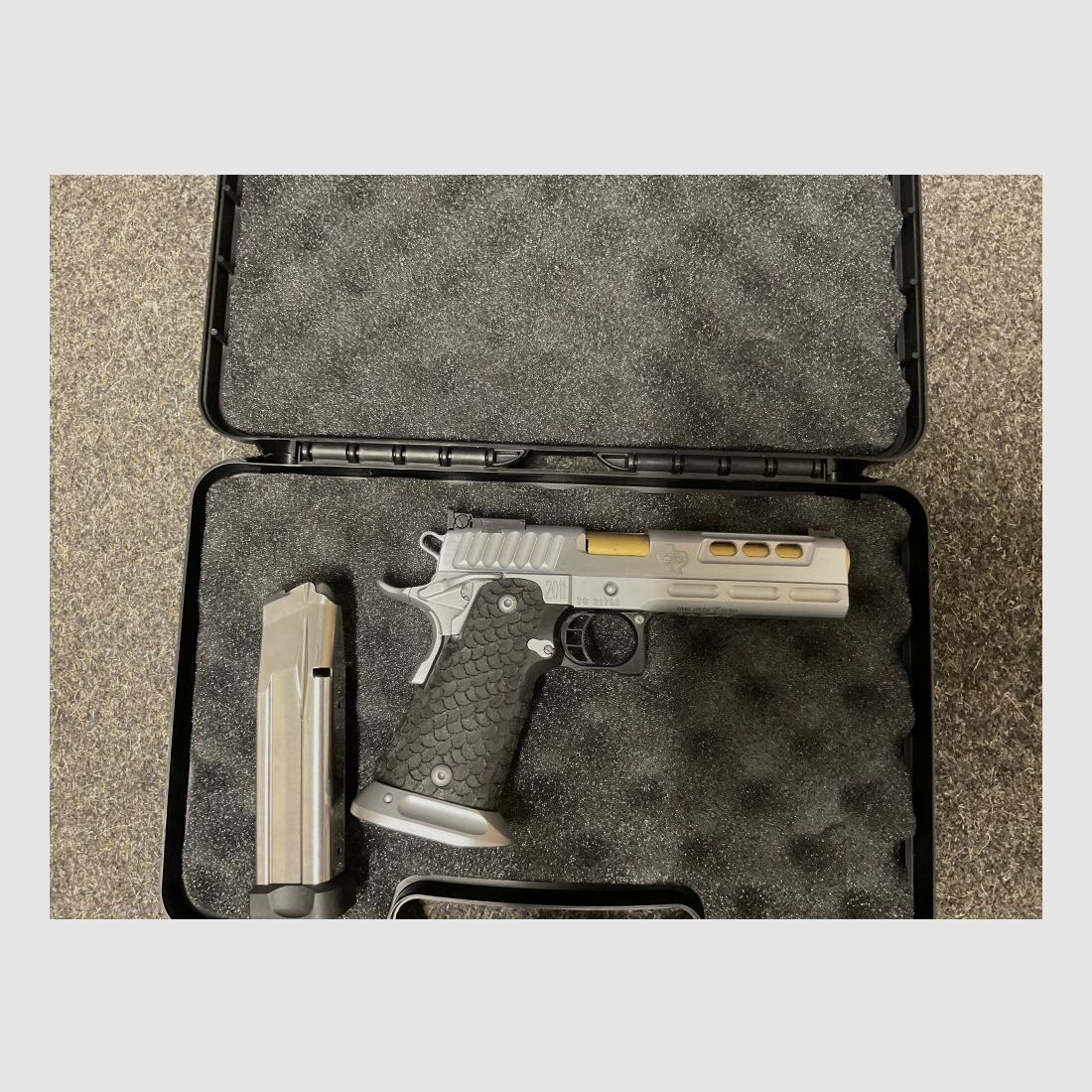 STI 2011 DVC Limited 40S&W