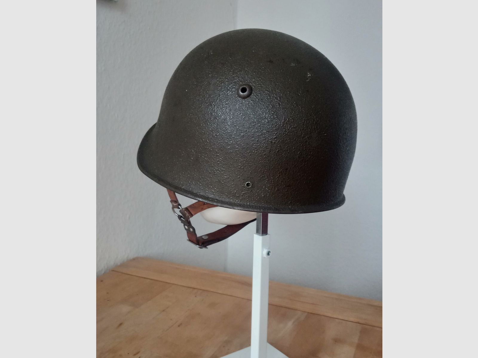 Schweizer Armee Helm aus U-Boot-Stahl in kleiner Größe 55-56 / ideal für Zivilschutz / Stahlhelm Swiss Made