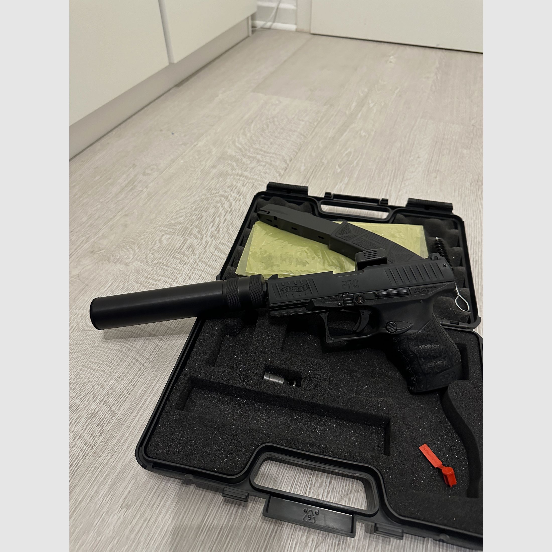 Walther PPQ Navy met 33 schots magazijn