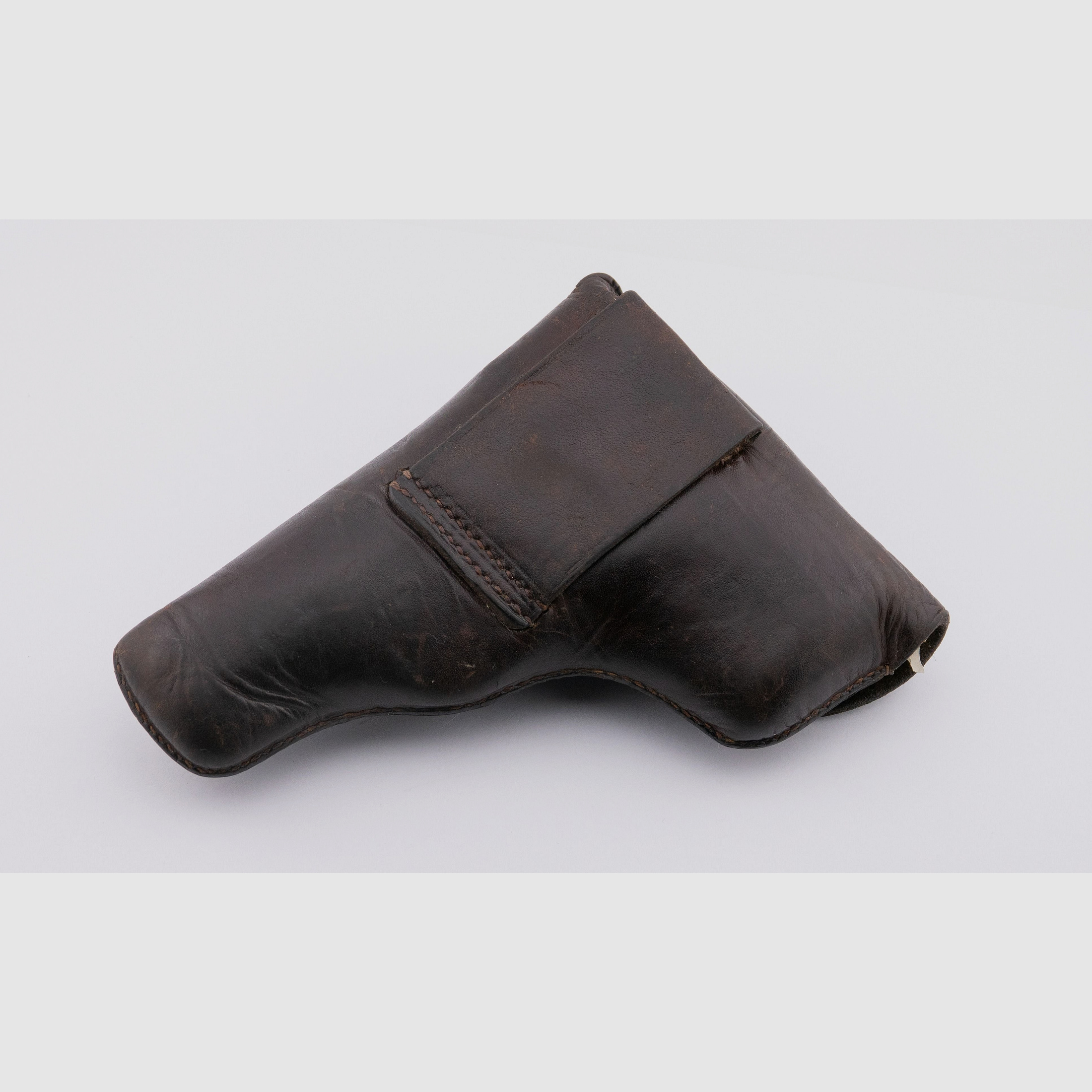 Selbstladepistole Leonhardt mit Tasche