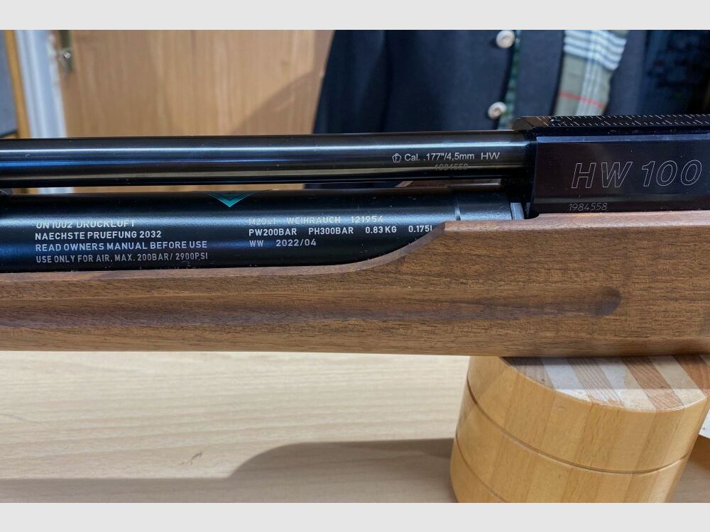 Weihrauch HW 100 Pressluftgewehr mit div. Zubehör