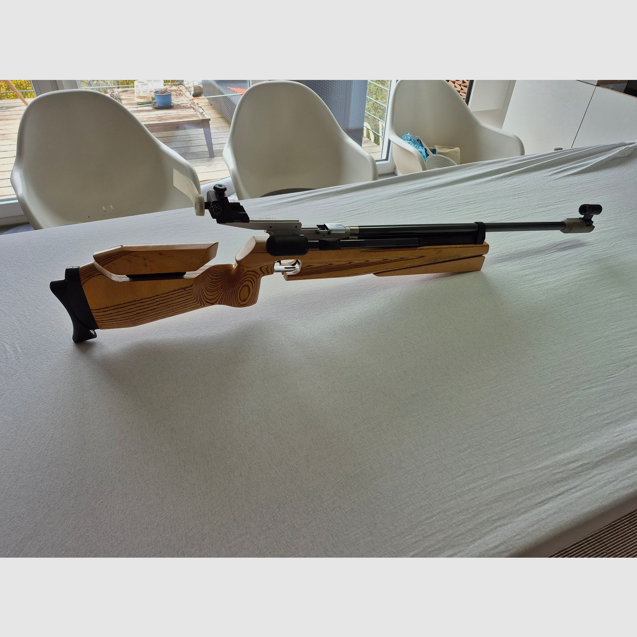 Feinwerkbau 601 omgebouwd voor liggende discipline