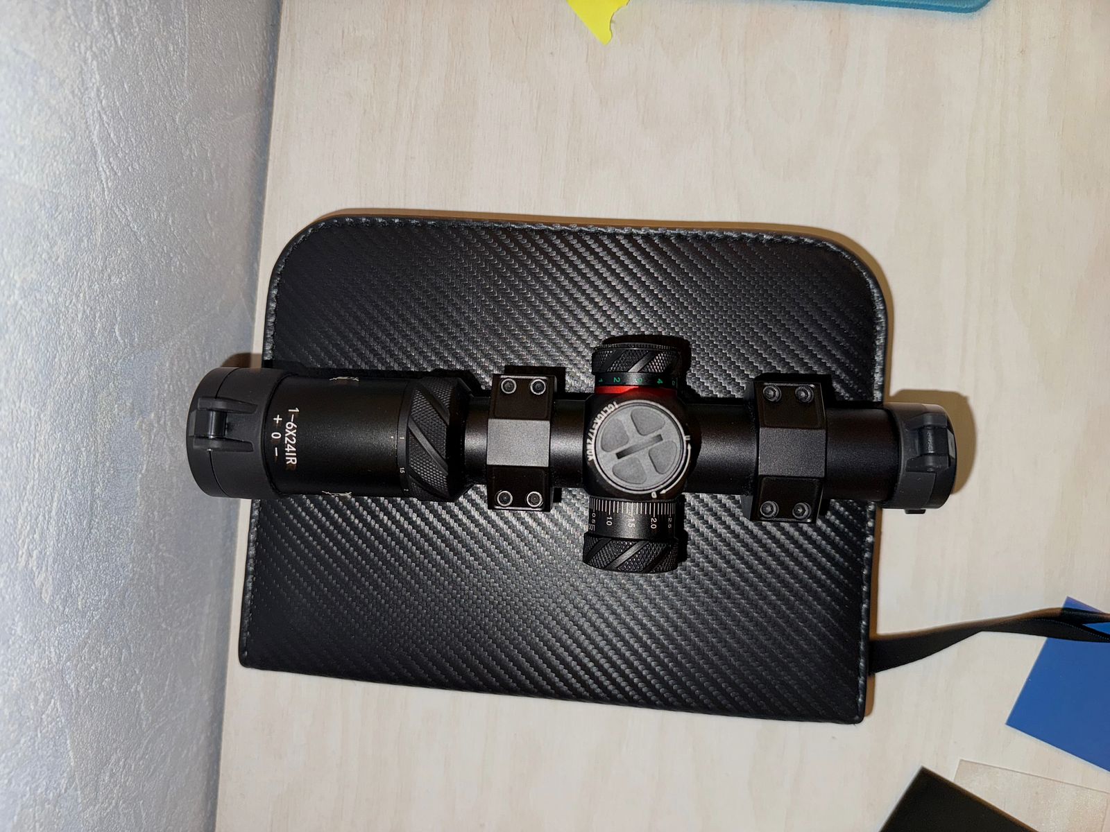 Delta Amory AR15 mit Visier, 2 Akkus und 2 Magazinen
