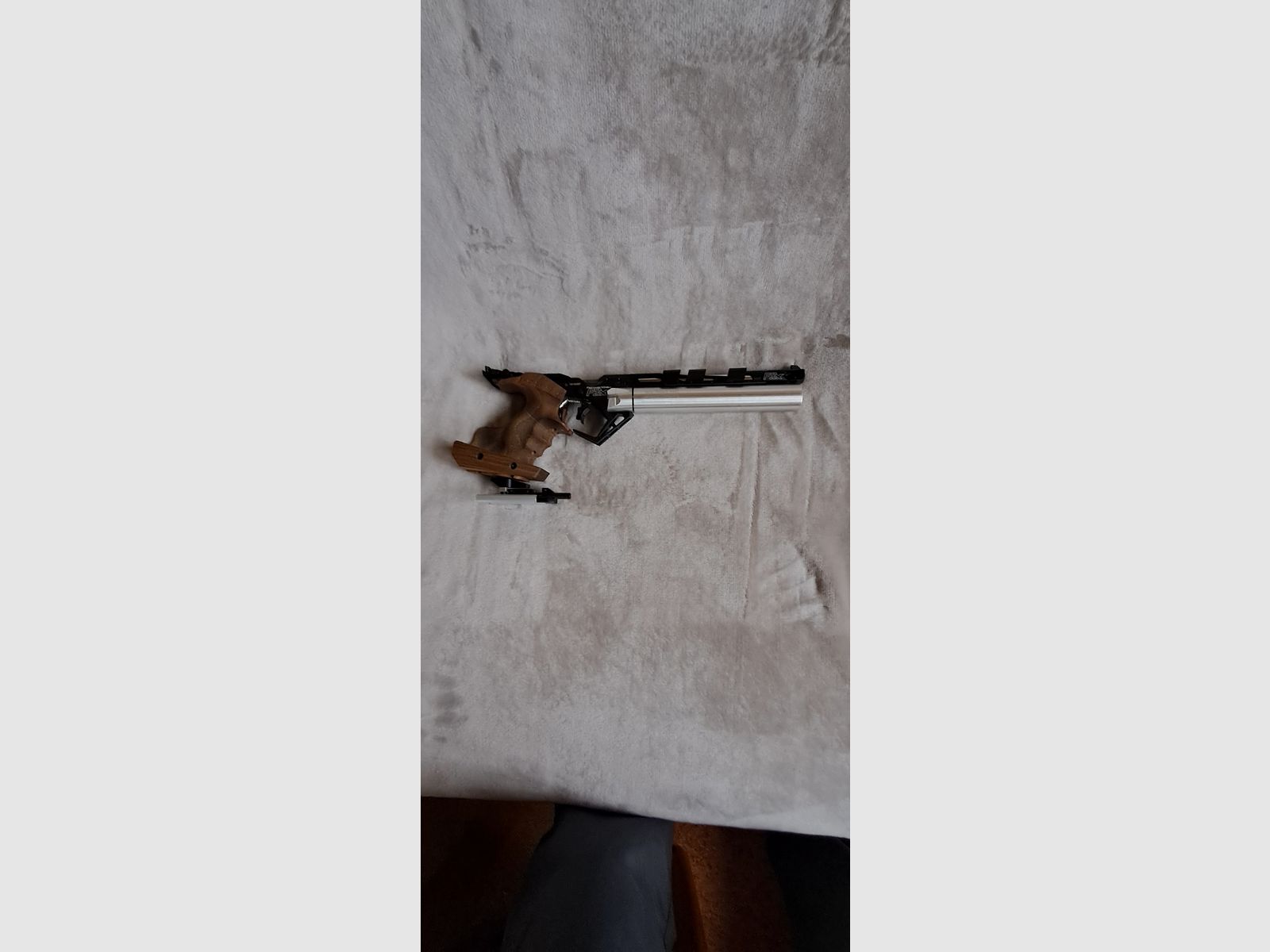 Feinwerkbau P8X Auflage Rechts Griff M und Koffer