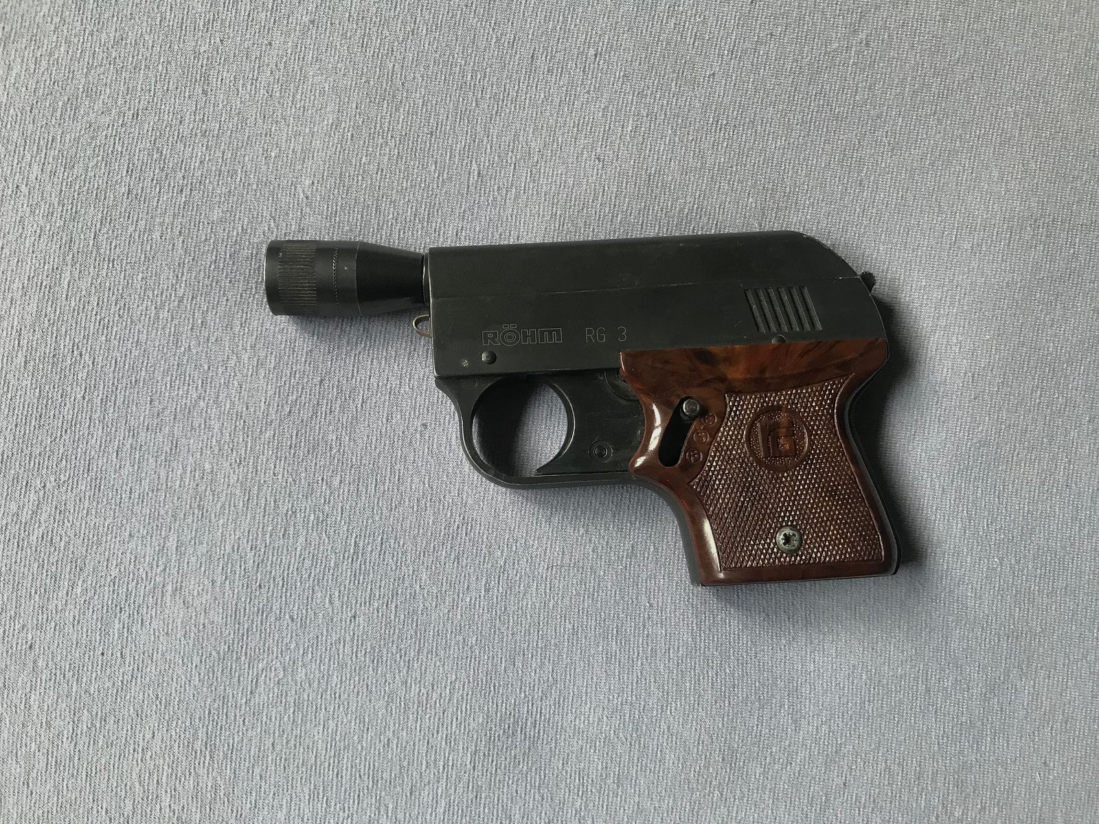 Röhm RG3 Schreckschuss con becher di lancio 6mm Flobert