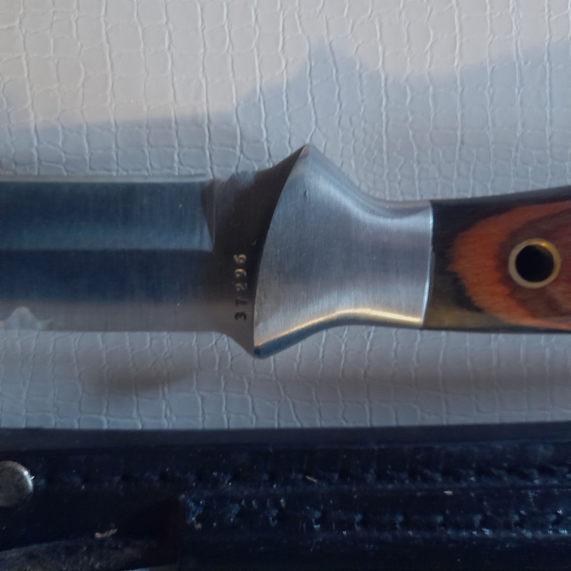 Couteau de chasse lame d'environ 14 cm avec étui en cuir