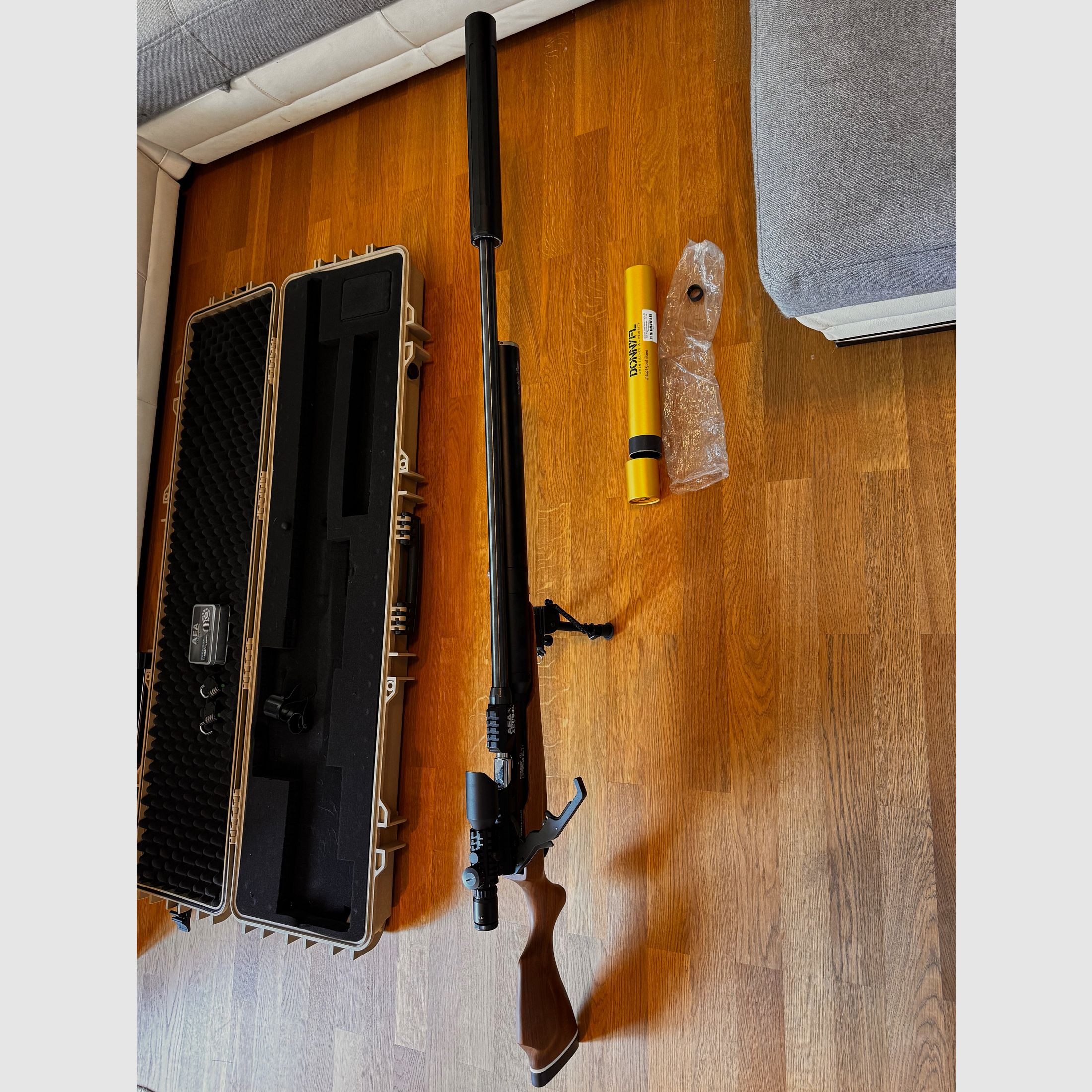 AEA Zeus calibre 68 con mucho accesorio en estado de coleccionista