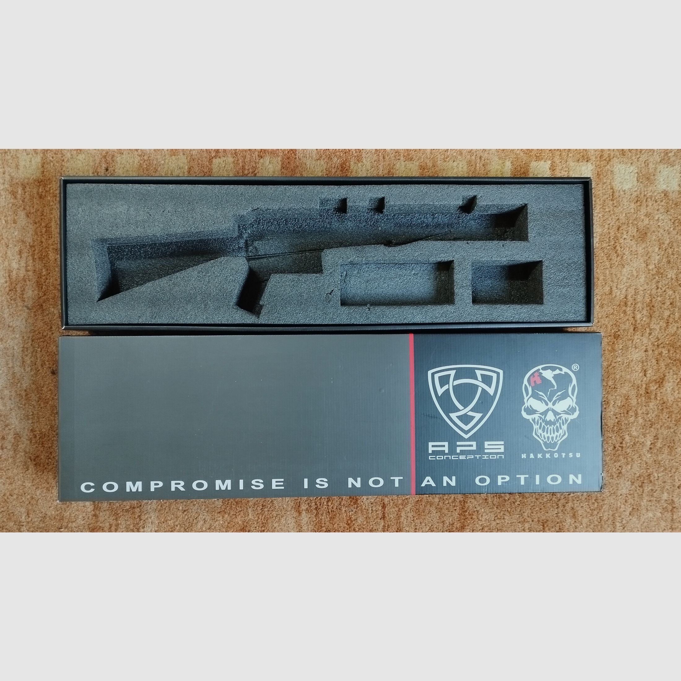 APS AKS-74U Vollmetall Echtholz BlowBack S-AEG 6mm BB schwarz - Used Look Edition + Akku + Ladegerät