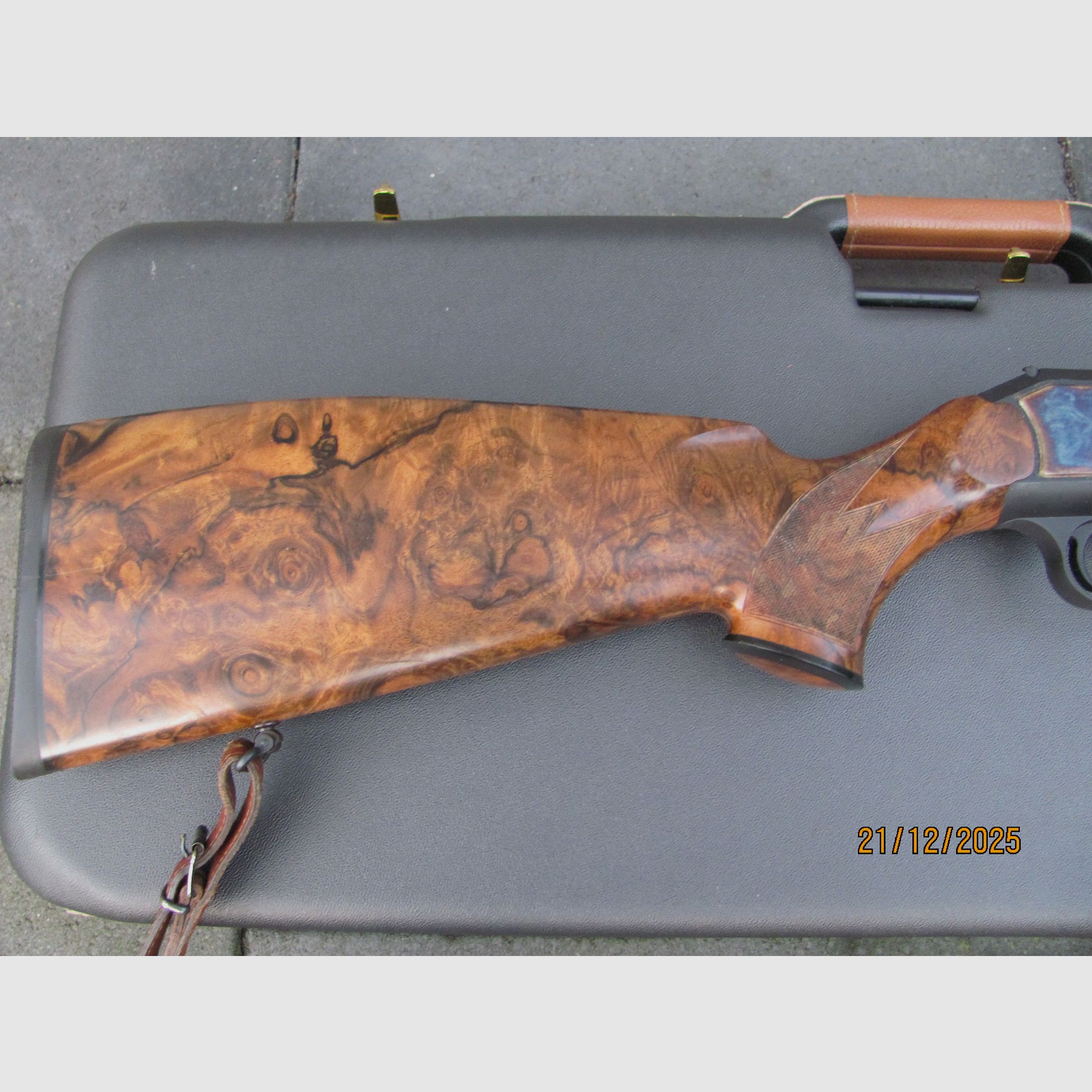 Blaser R93 Konsul Luxus Wurzelholzschaft NEUWERTIG