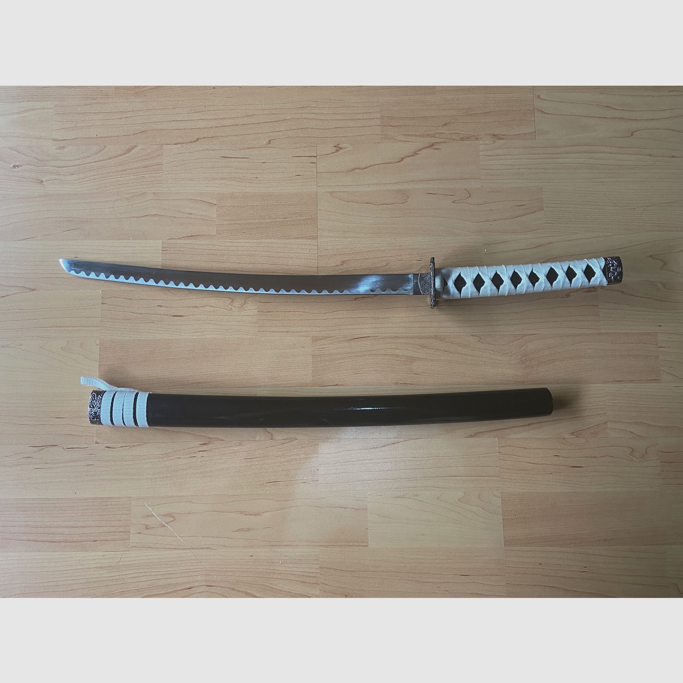 Couteau vitrine Samurai en bon état, presque comme neuf