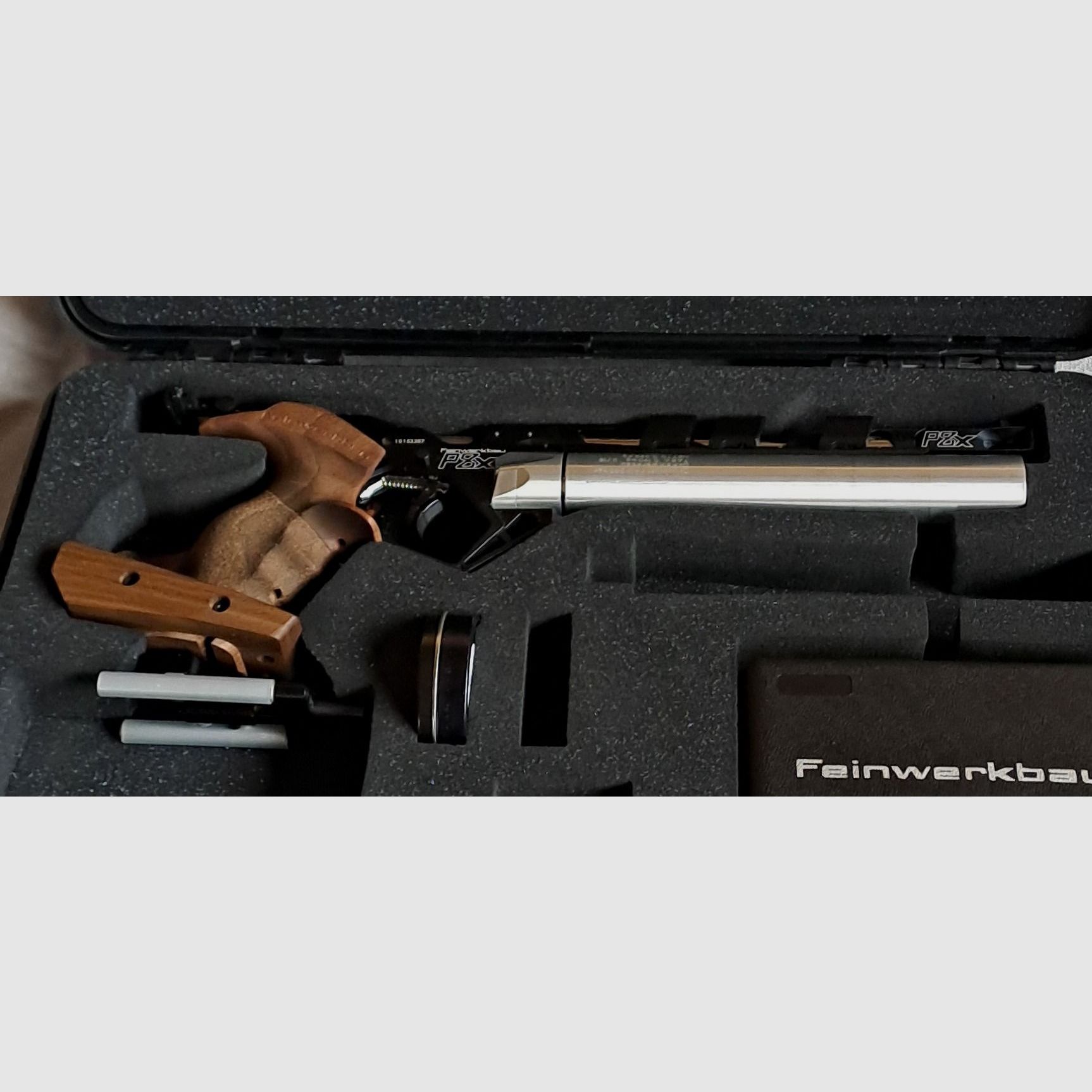 Feinwerkbau P8X Auflage Rechts Griff M und Koffer