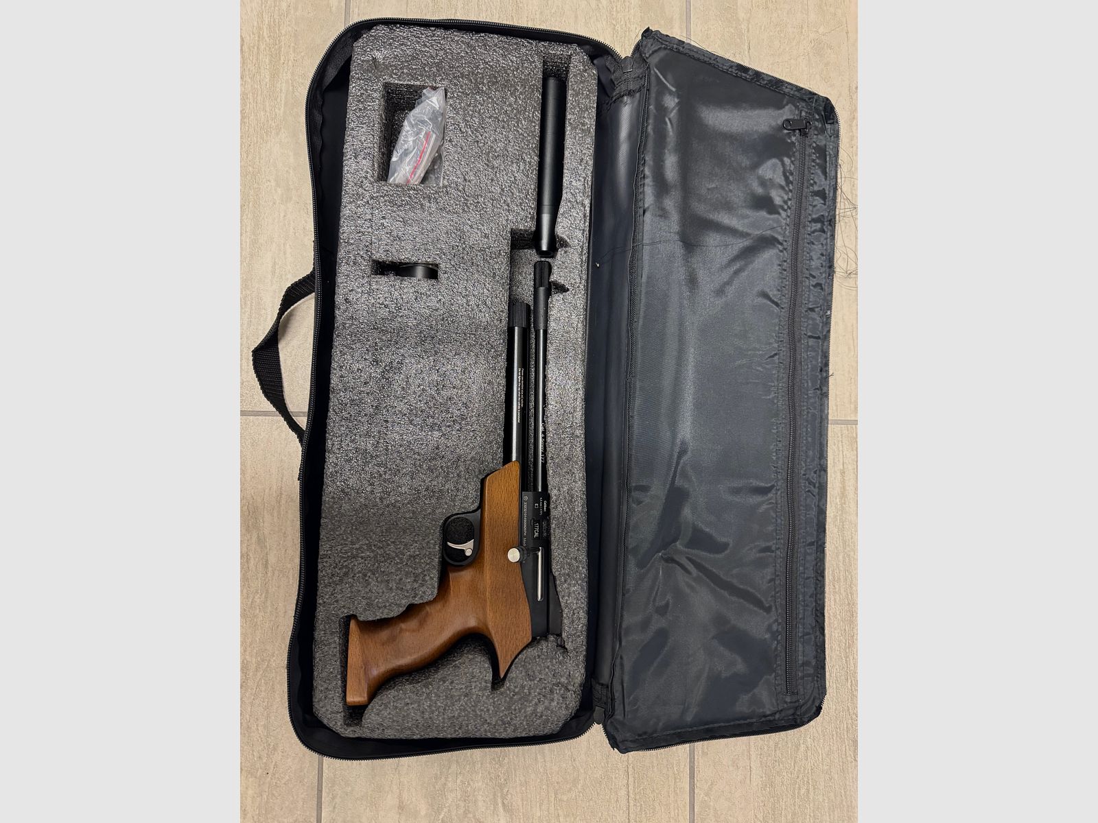 Diana Airbug CO₂-Pistole – 4,5 mm (.177), Repeater mit 9‑Schuss Magazin