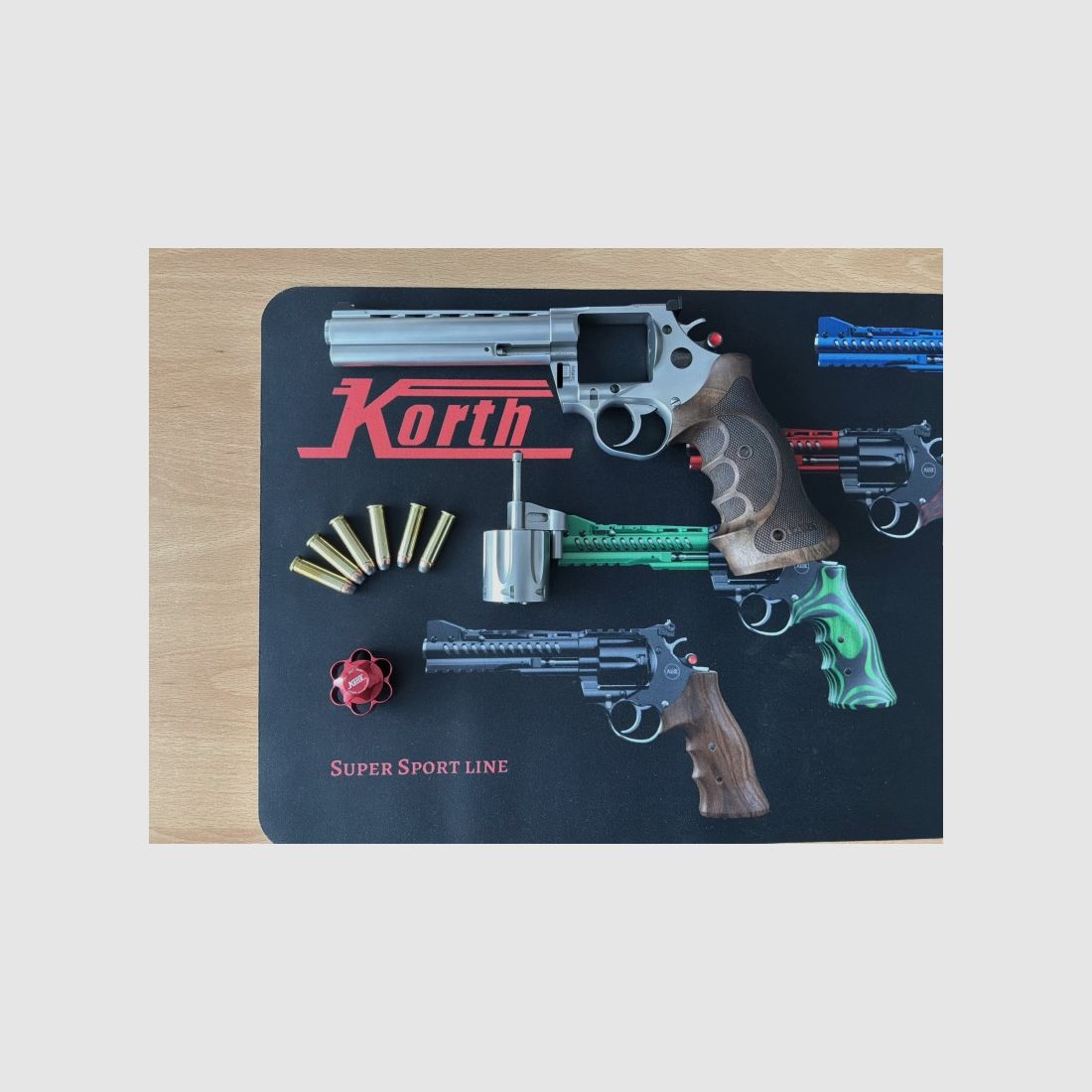 Korth Revolver Classic. 357 Mag 6“ plata raro