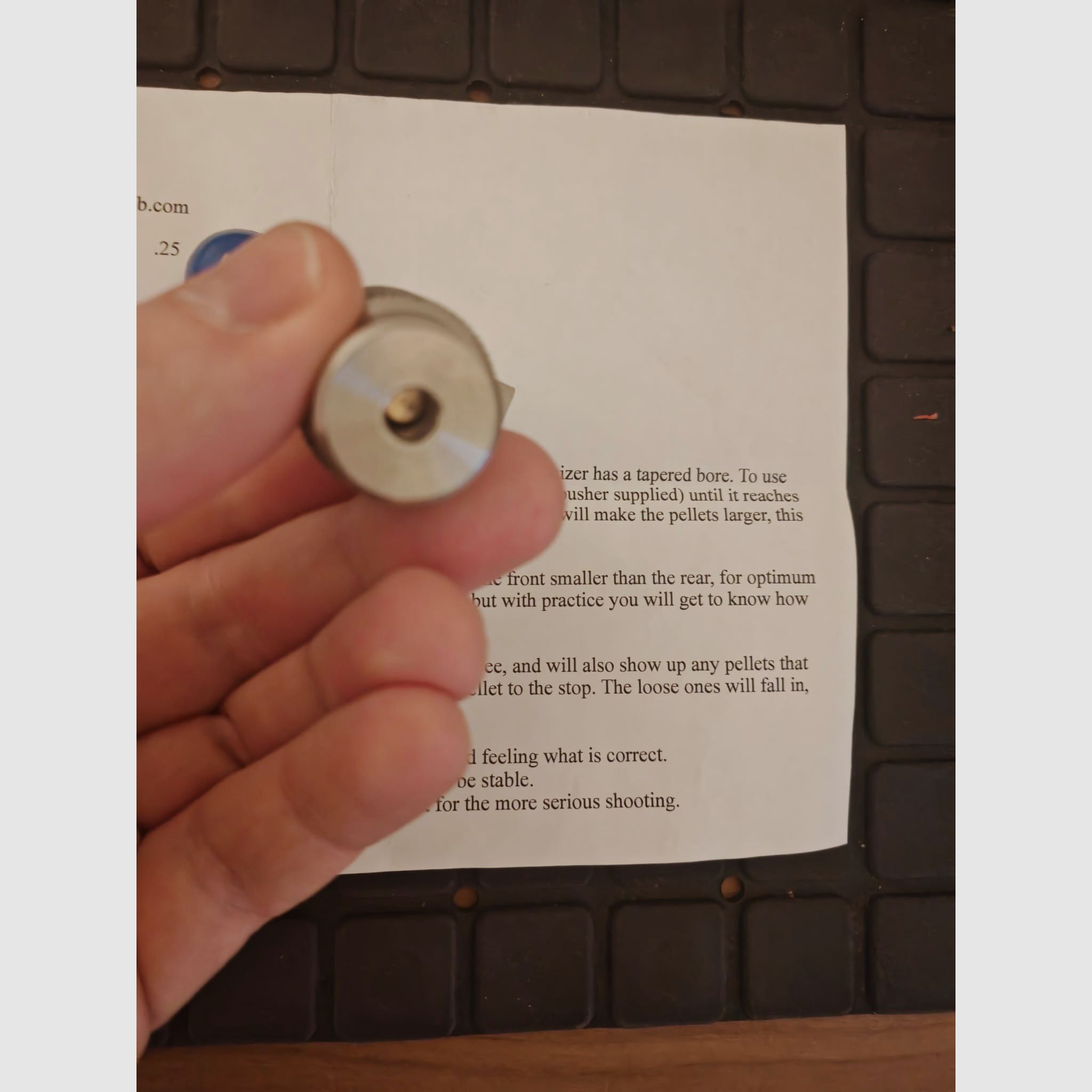 T. R. Robb Adjustable pellet Sizer / Diabolo Lehre | individuell justierbar für maximale Präzision der Diabolos | für Kaliber 5,5 mm  / .22 | NEU