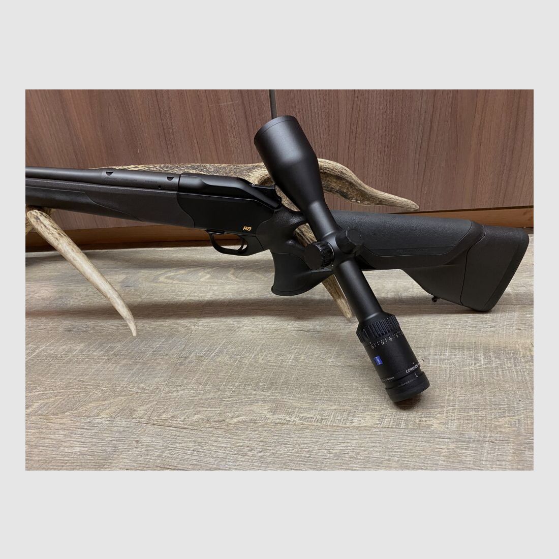 Blaser R8 Ultimate, con Zeiss Conquest V6 2,5-15x56 M, canna corta