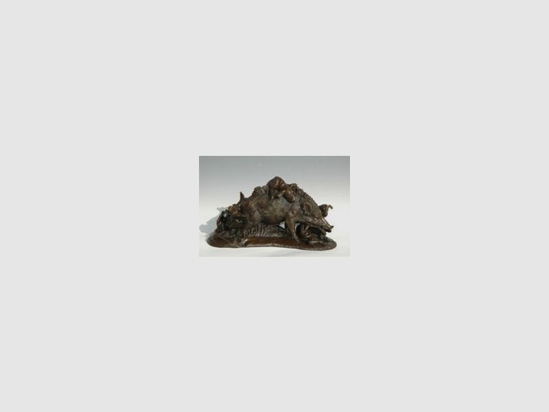 Lovergreen große Bronzestatue Motiv attakiertes Wildschwein bei der Hetzjagd