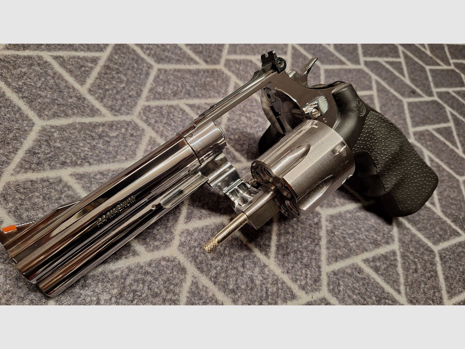 Smith & Wesson 629 Classic 5 inch steel finish Co2 revolver caliber 4.5 mm diabolo NEW!
