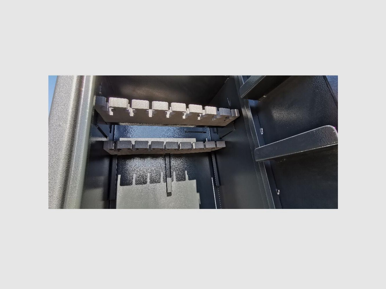 Waffenschrank Shooter Korn (1500x560x420) 2x8 LW