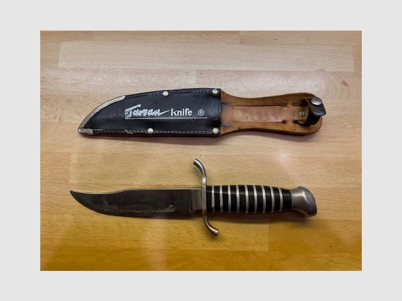 Tarzan Knife - classic Bowie knife with leather sheath