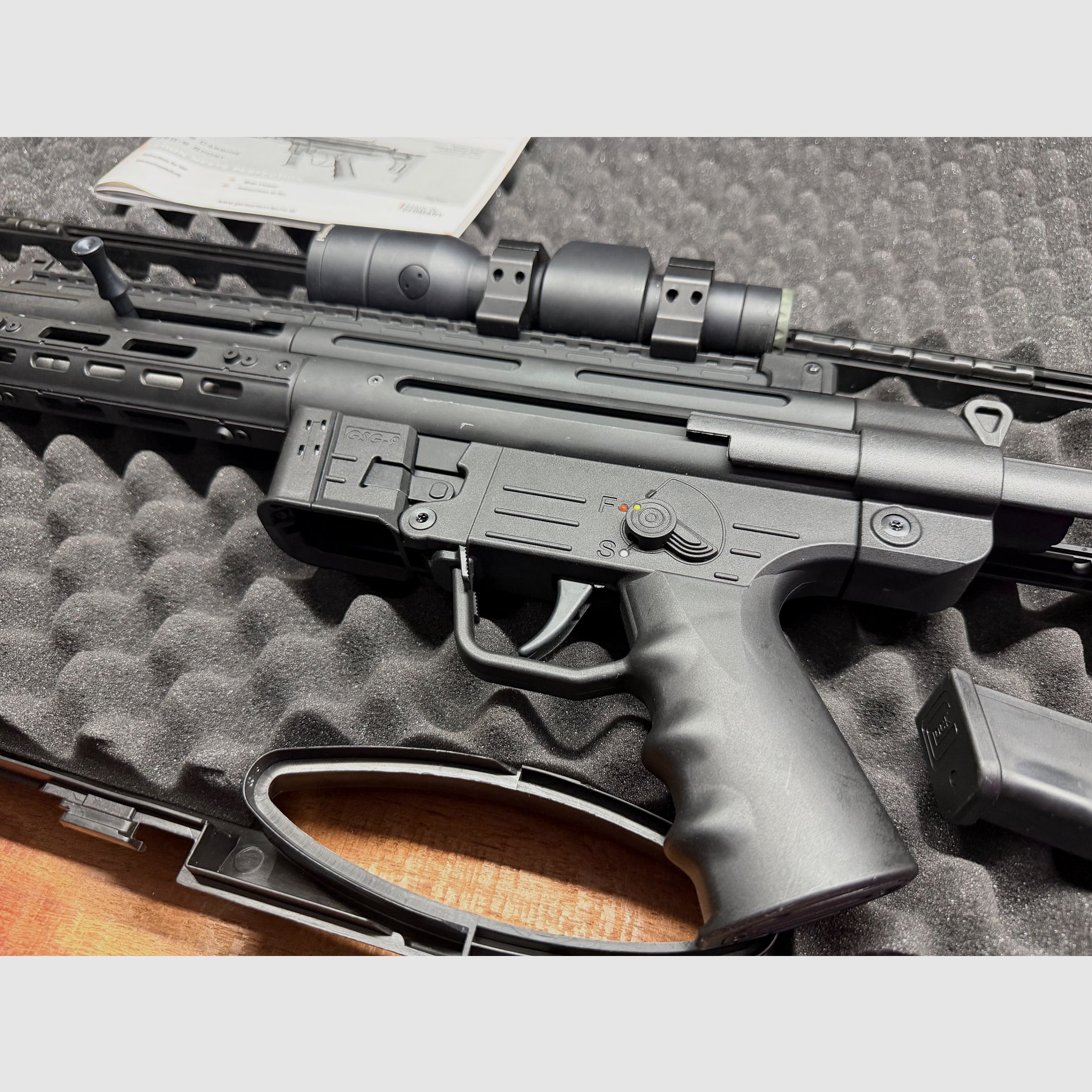 German Sport Guns Selbstladebüchse GSG-9 mit Hunter Rotpunkt, Bild 3 von 8