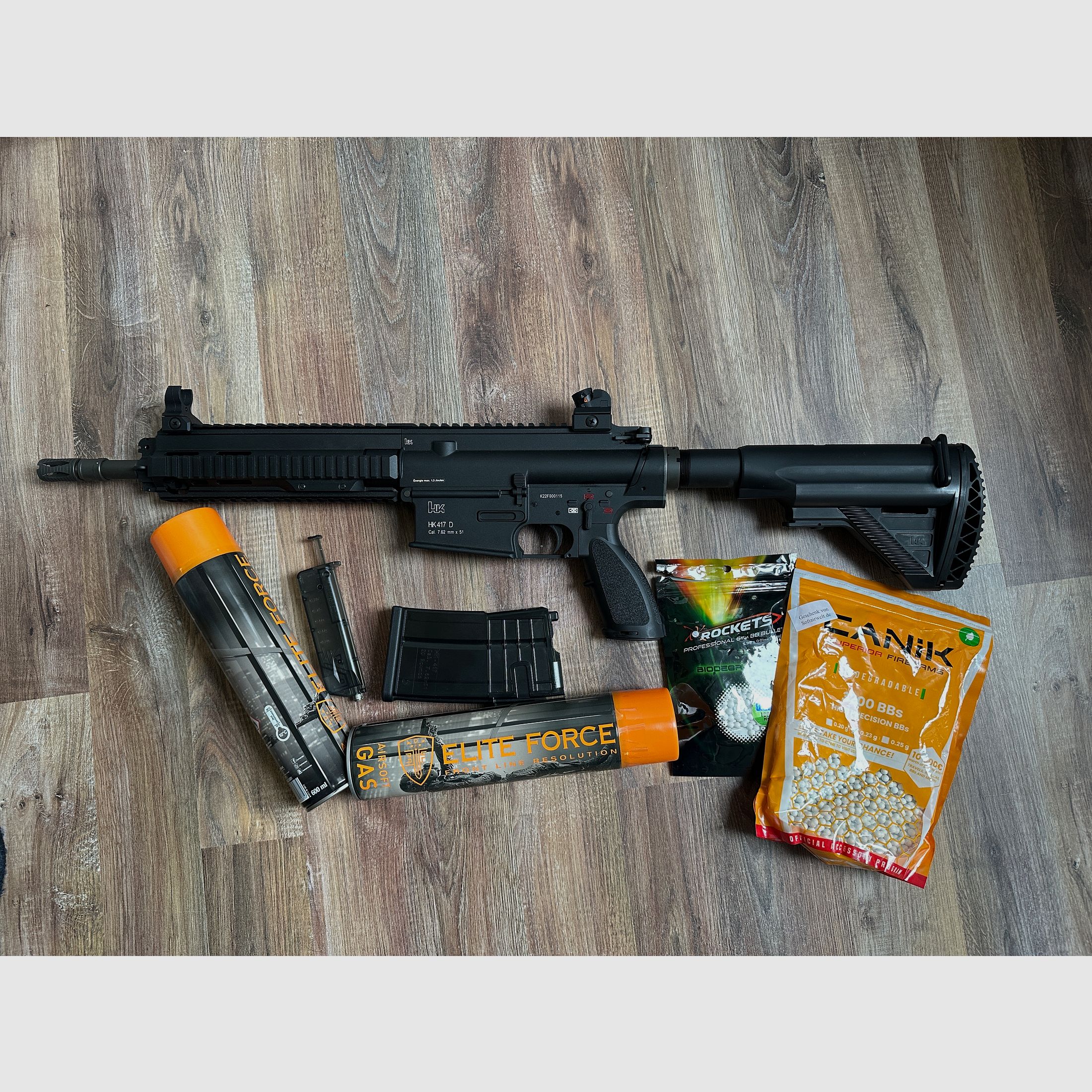 VFC HK417D GBB con aproximadamente 3900 BBs y gas de Airsoft