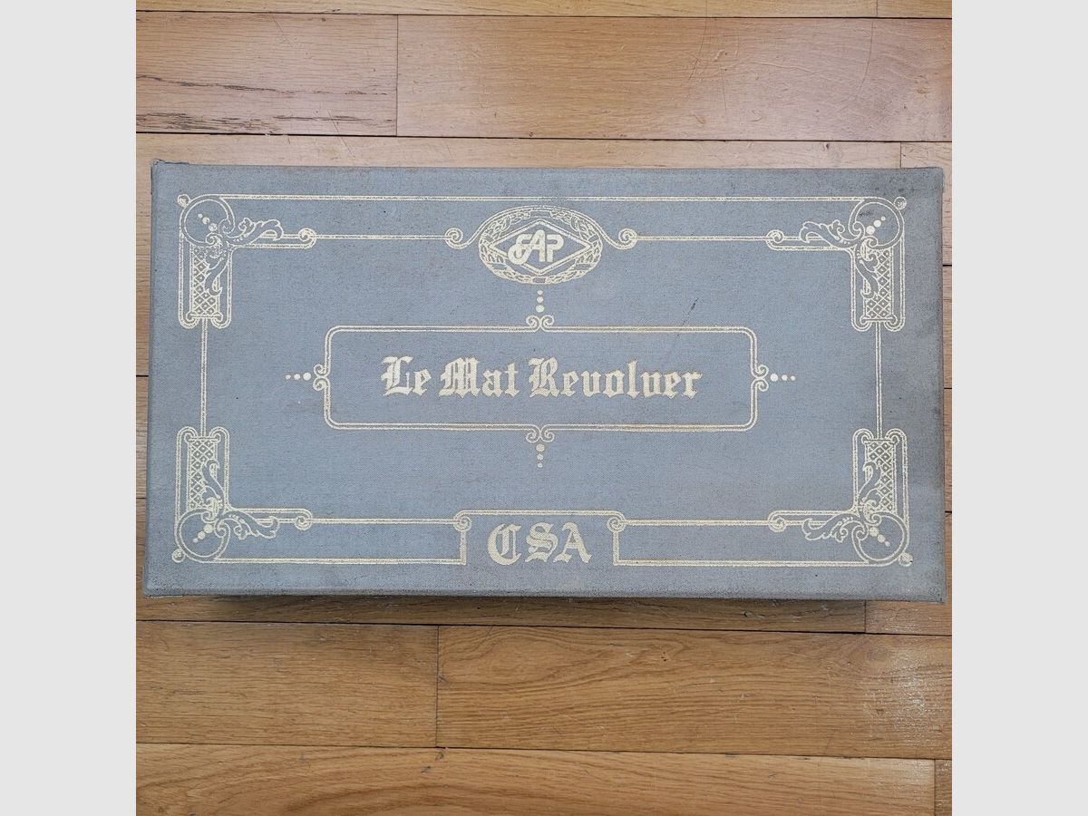 Barock und beeindruckender LeMat Kavallerie-Revolver – Seltene Herstellung von Pietta aus 1988 – 9-Schuss Trommel im Kaliber .44 und ein zentraler für Schrot – Die außergewöhnlichste Waffe des Bürgerkriegs – Originalkoffer – Wunderschöne Brünierung – Perfekte Mechanik und Ästhetik – TBE++, Bild 2 von 30