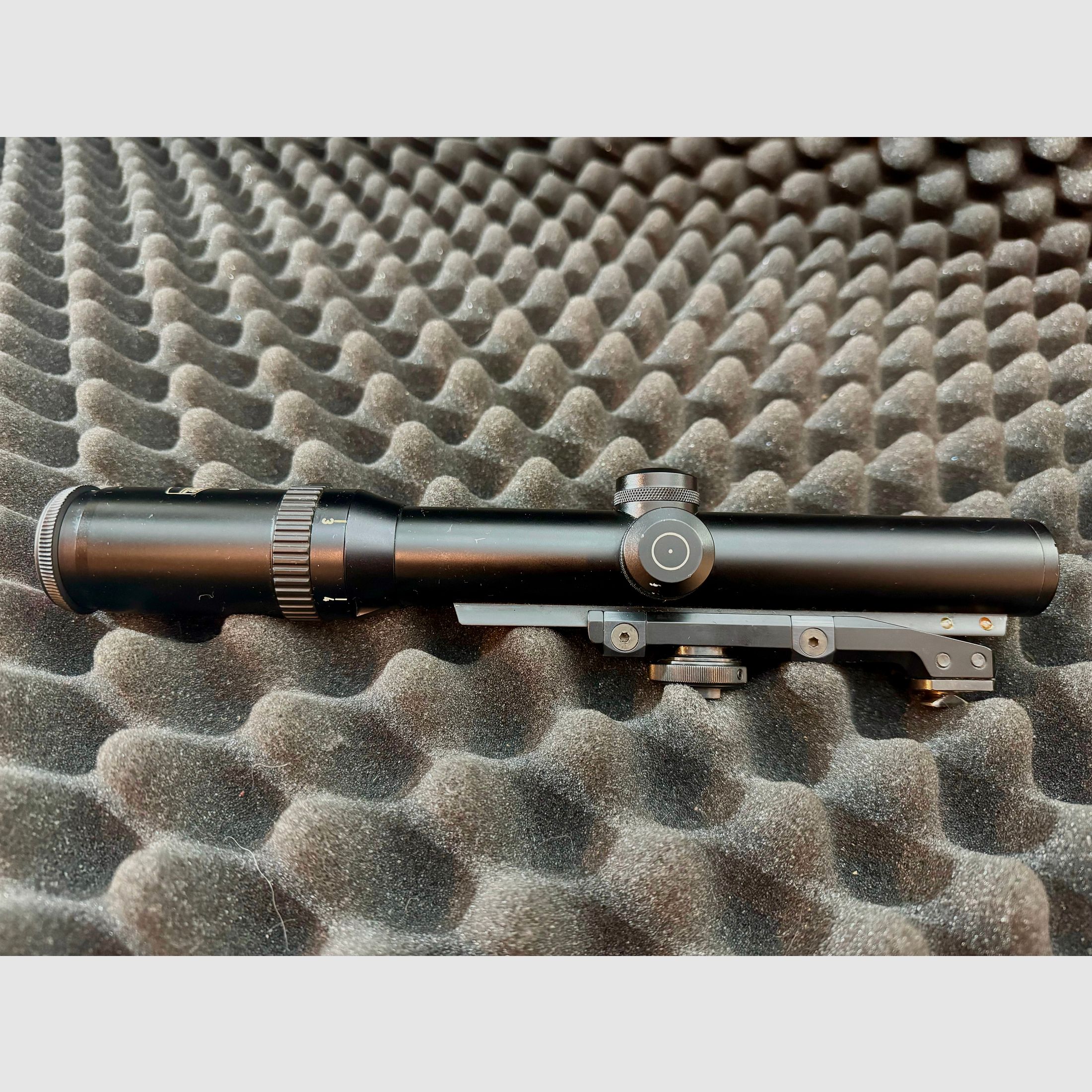 Schmidt & Bender 1.25-4 x20, reticle 4 in 1. Image plane, outer rail