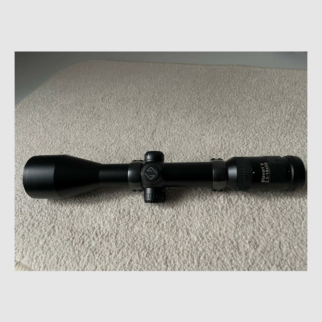 Sauer 202 Europa Luxus, Zeiss Diavari 2,5-10x50, Abs.4 Leuchtkreuz; PARD NSG NV007S
