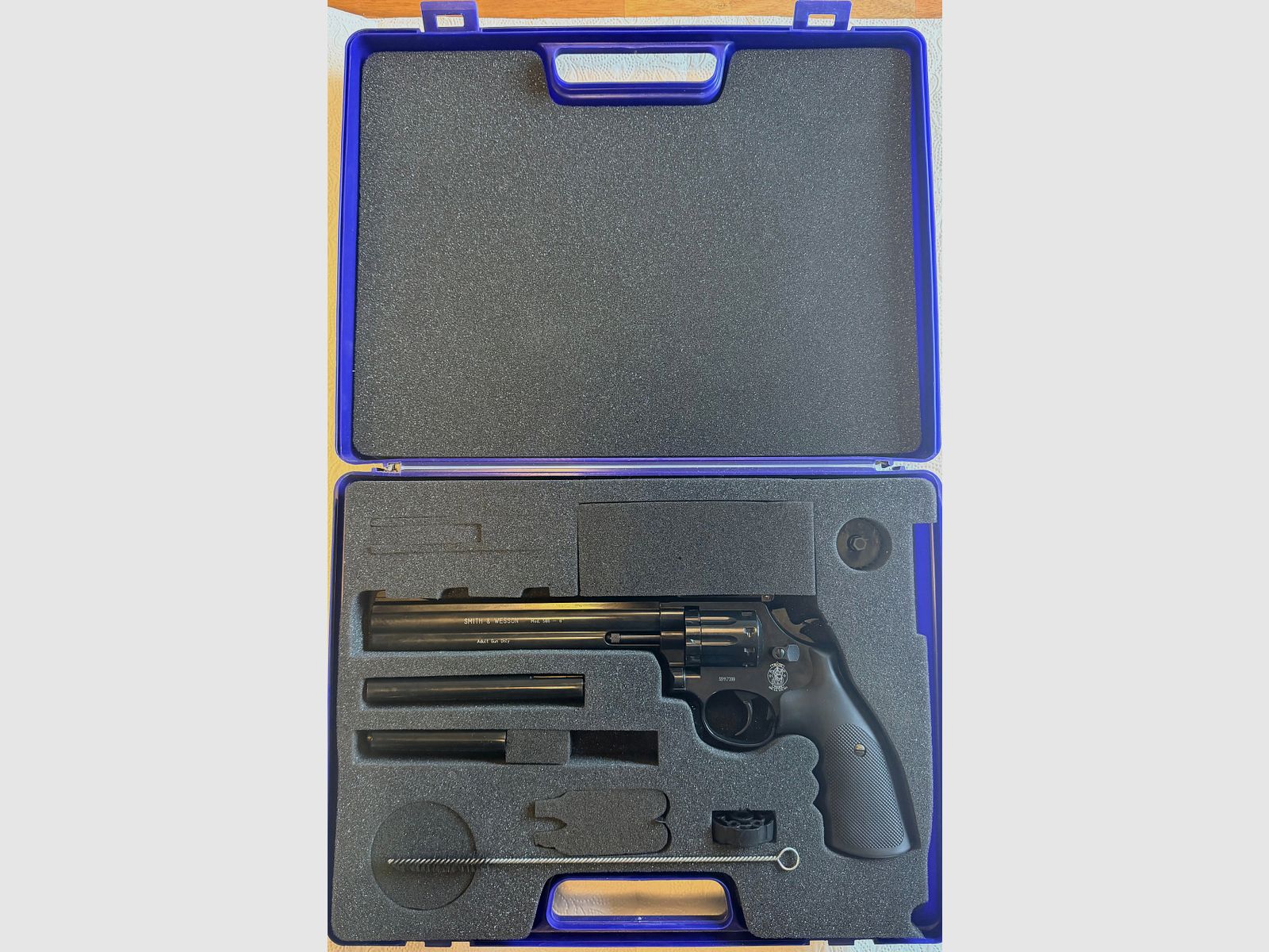 CO2-Revolver im Stil Smith & Wesson Mod. 586 inkl. Wechselläufe