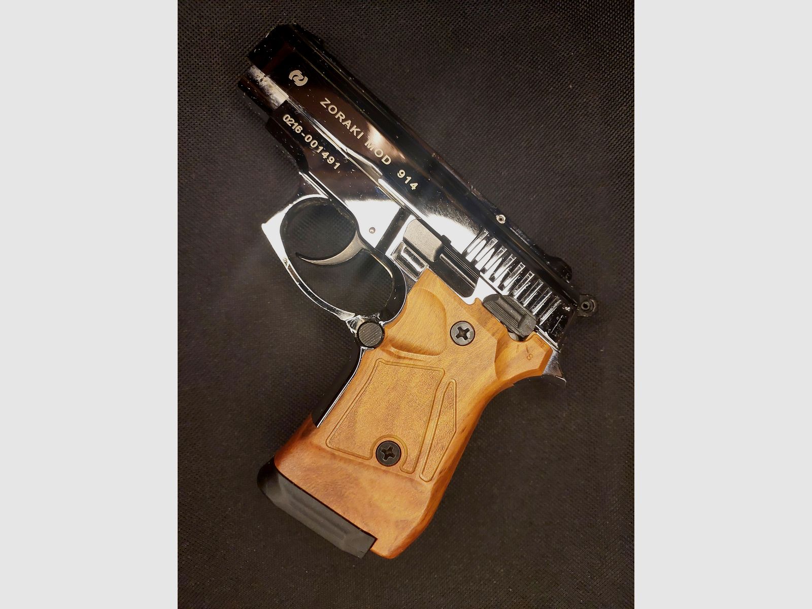 Zoraki 914 blank firing pistol 9mm P.A.K. chrome wood look (PTB 972 !!!) with 2 magazines and 2 pairs of grips - as good as new!