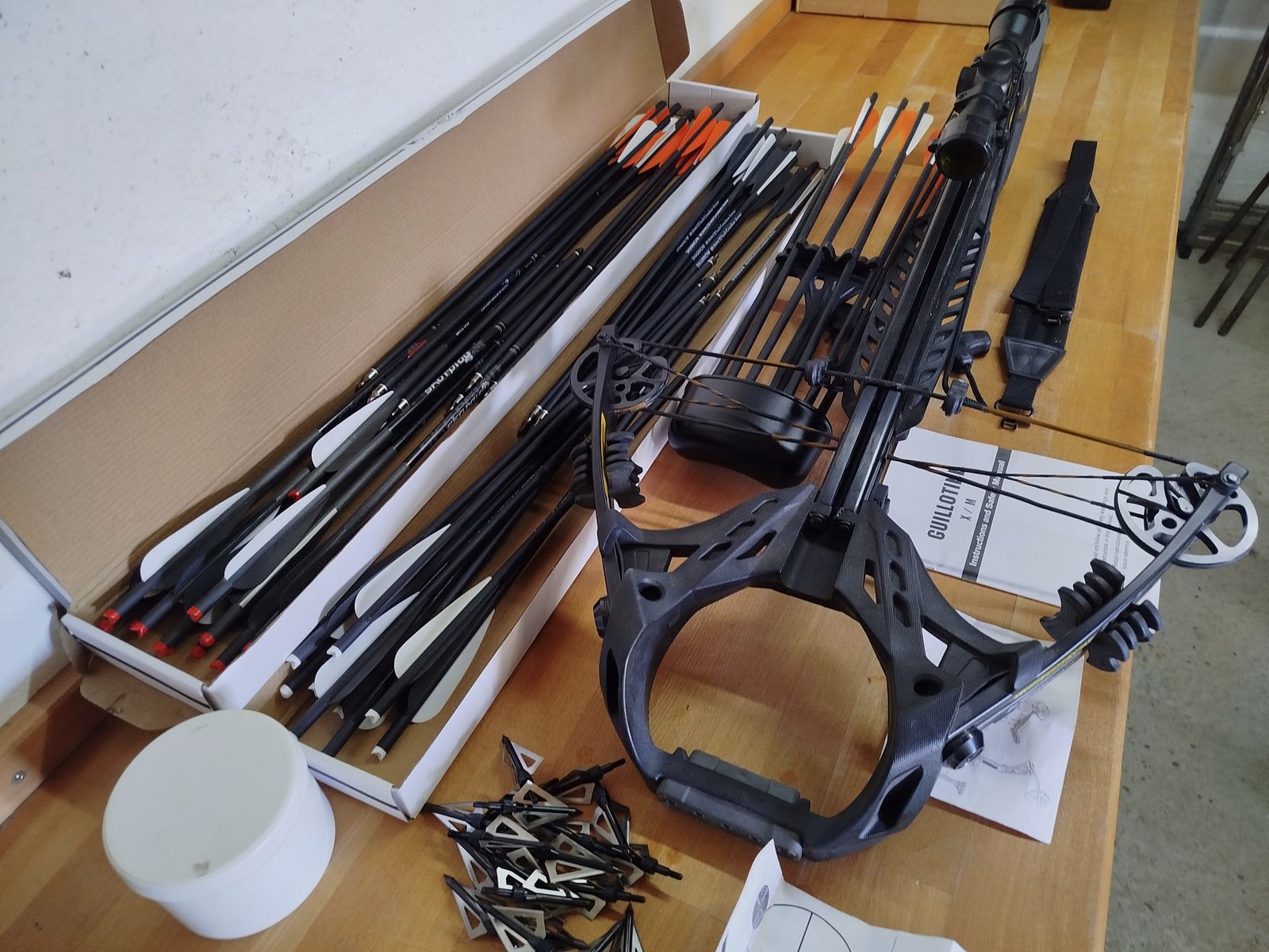 Compoundarmbrust Guillotine X black 400fps 185 lbs