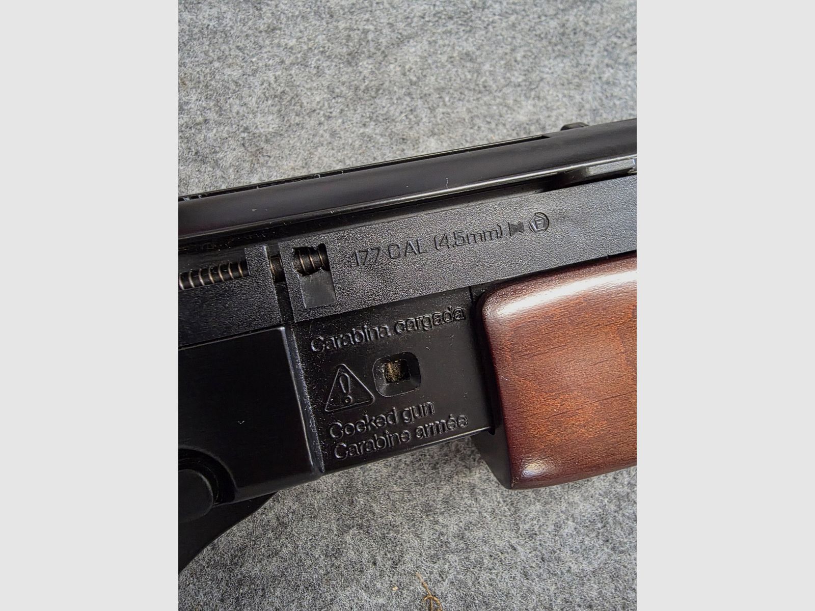 Gamo 1200 pump-action CO2 rifle stock rifle Cal. 4.5mm Diabolo, imagen 9 de 11