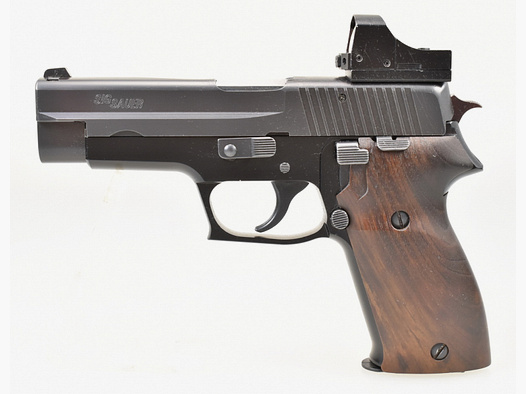 SIG Sauer Pistole Modell P220 im Kaliber .45 Auto mit Holzgriffschalen & Rotpunktvisier