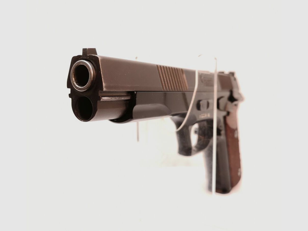 Pardini GT 45 - pistola deportiva codiciada con cañón de 5", protección para la mano, disparador ajustable