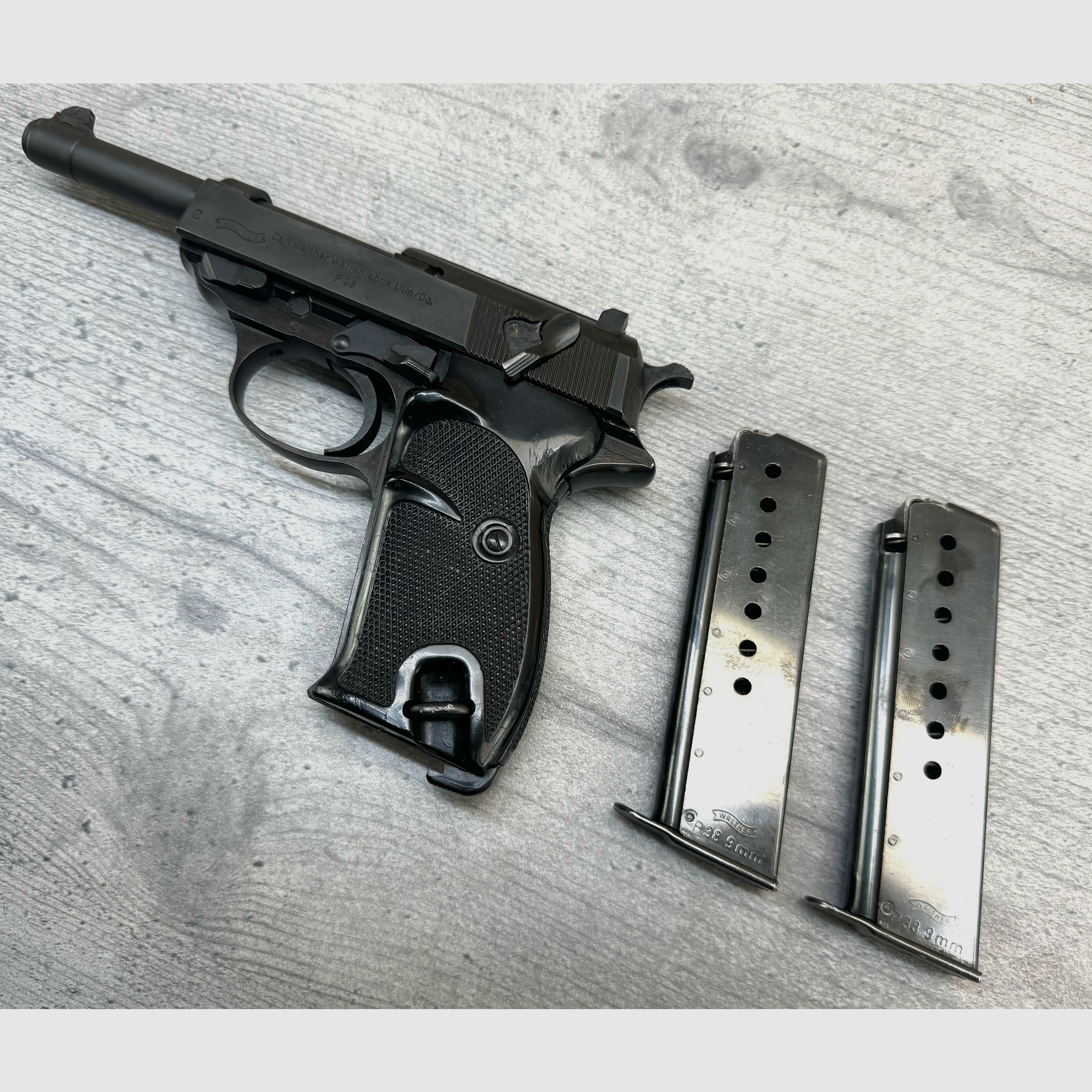 Carl Walther Waffenfabrik Ulm P38, 2x Magazine, Kal.: 9mm Luger