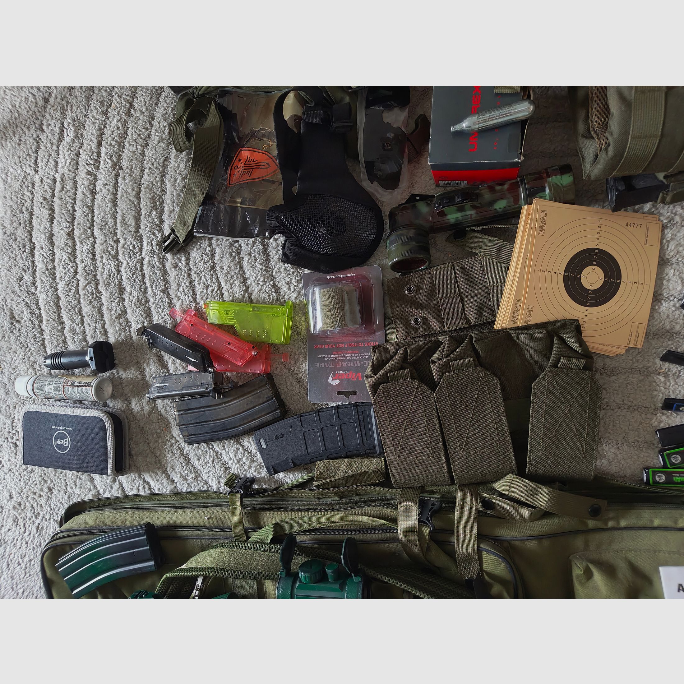 Airsoft mit viel Zubehör