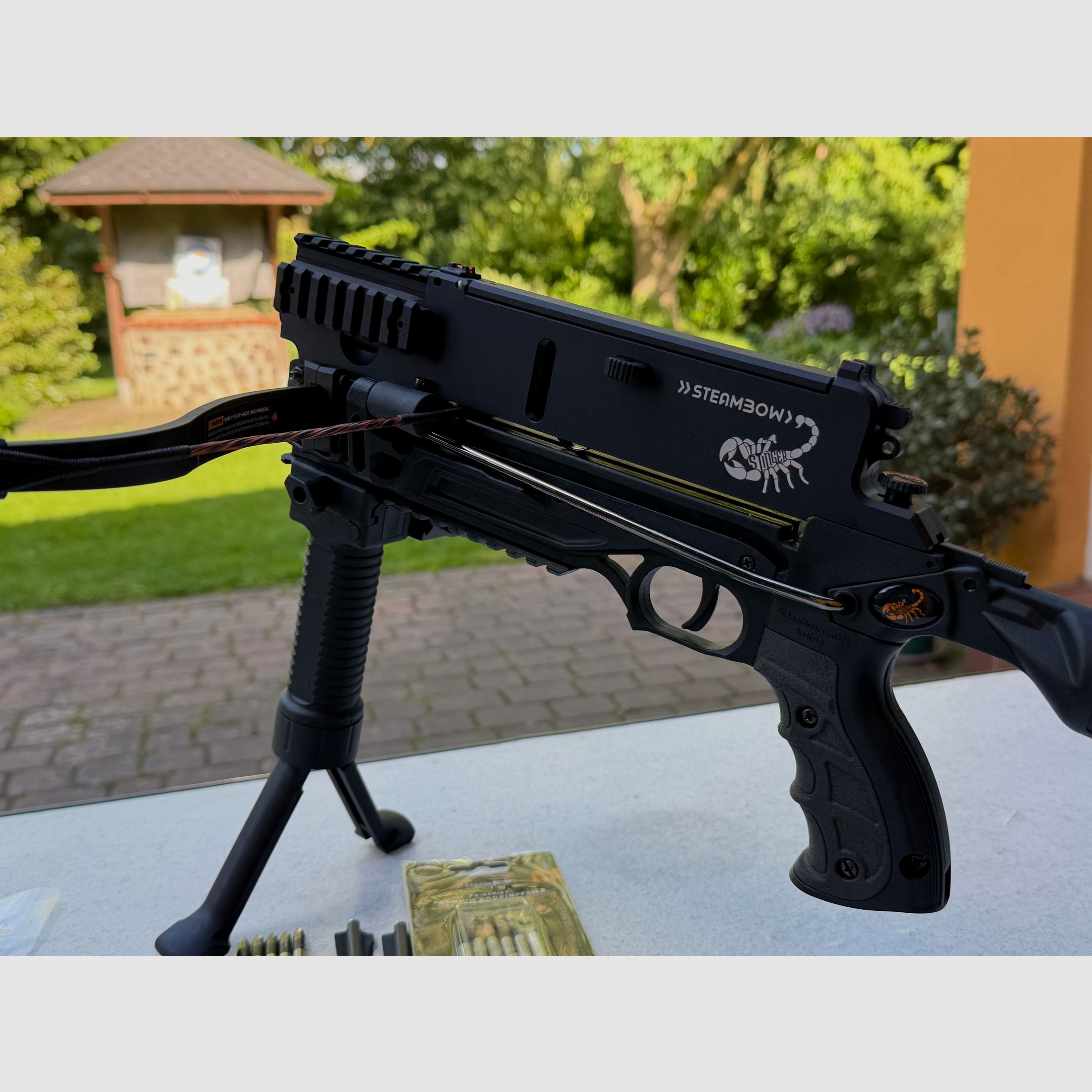 AR-6 Stinger II mit Metallmagazin