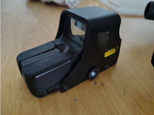 EOTech-style red dot / holosight clone – perfect for airsoft – top condition