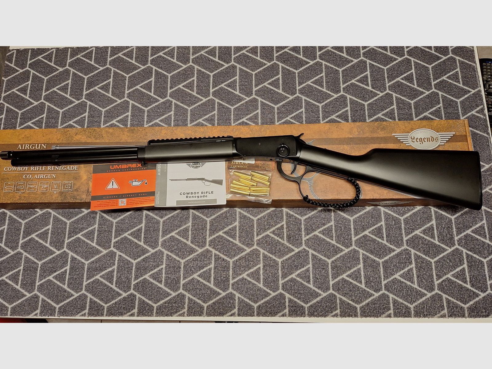 Legends Cowboy Rifle Renegade CO2-Luftgewehr Unterhebelspanner Kal. 4,5 mm BB schwarz inkl. 10 Ladehülsen