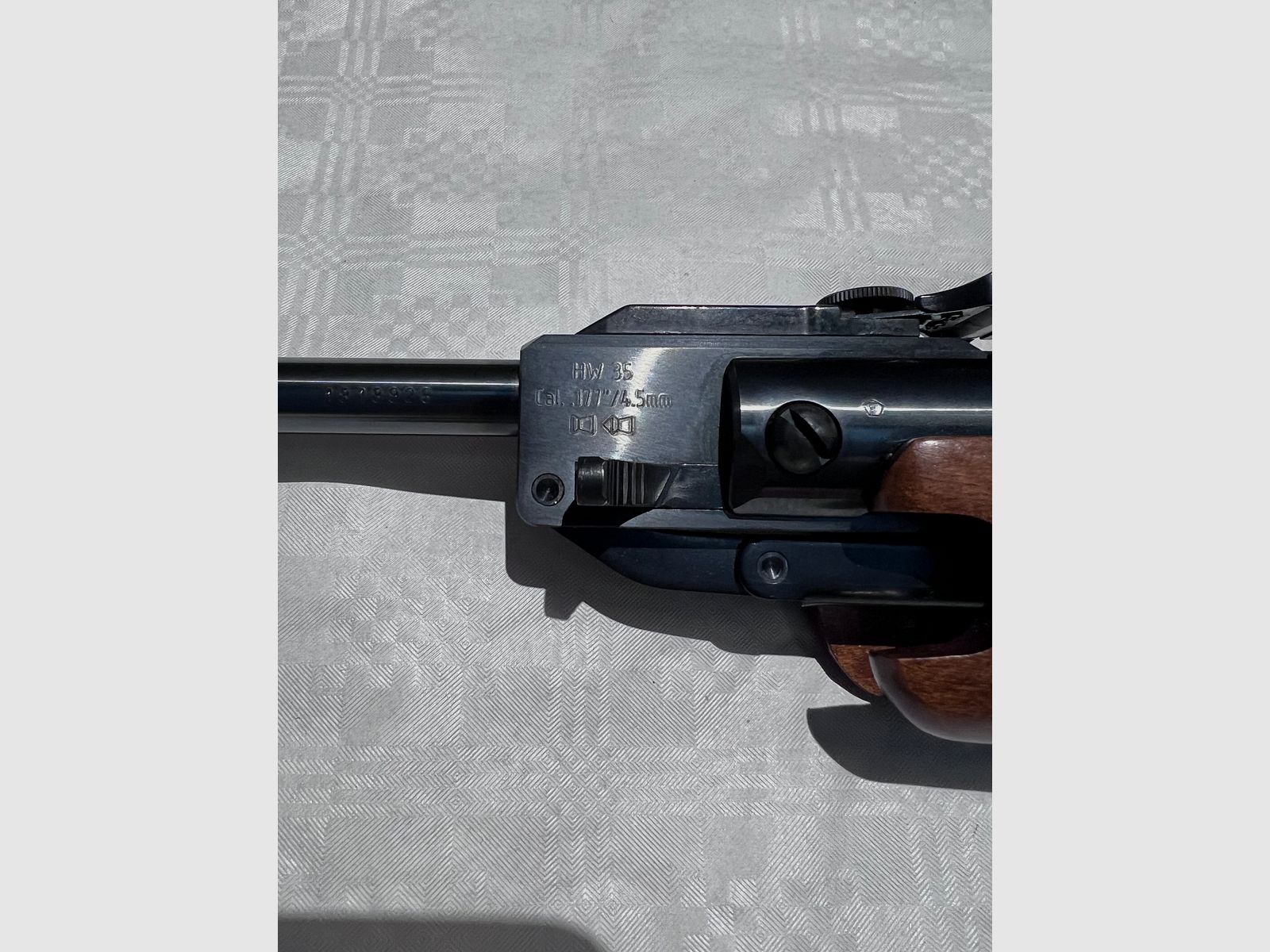 Karabinek pneumatyczny Weihrauch HW35