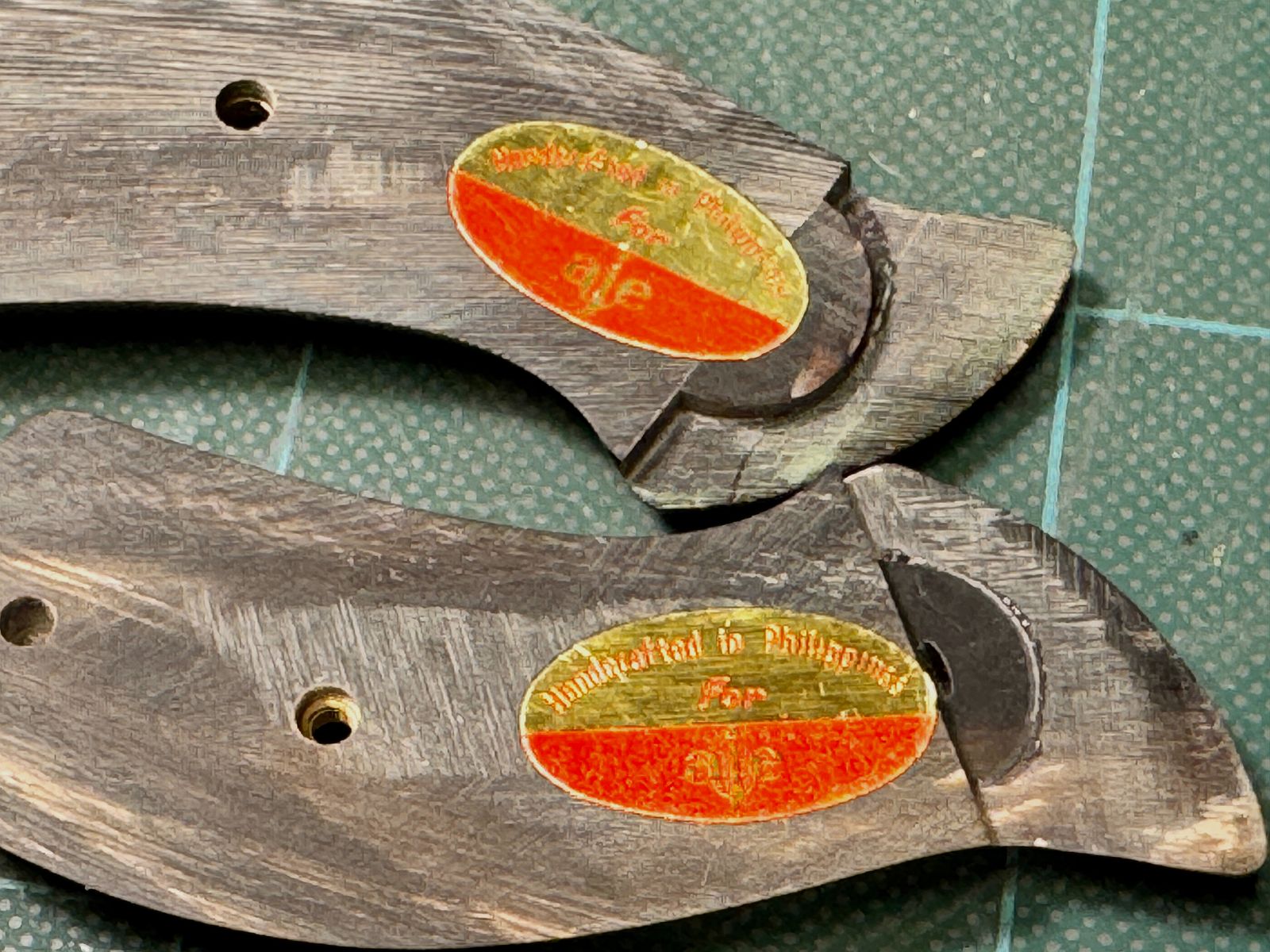 EAGLE GRIPS Buffalo Horn Grips (Genuine Buffalo Horn) S&W J-Frame Round Butt – Top condition in original packaging with exchange wedge!