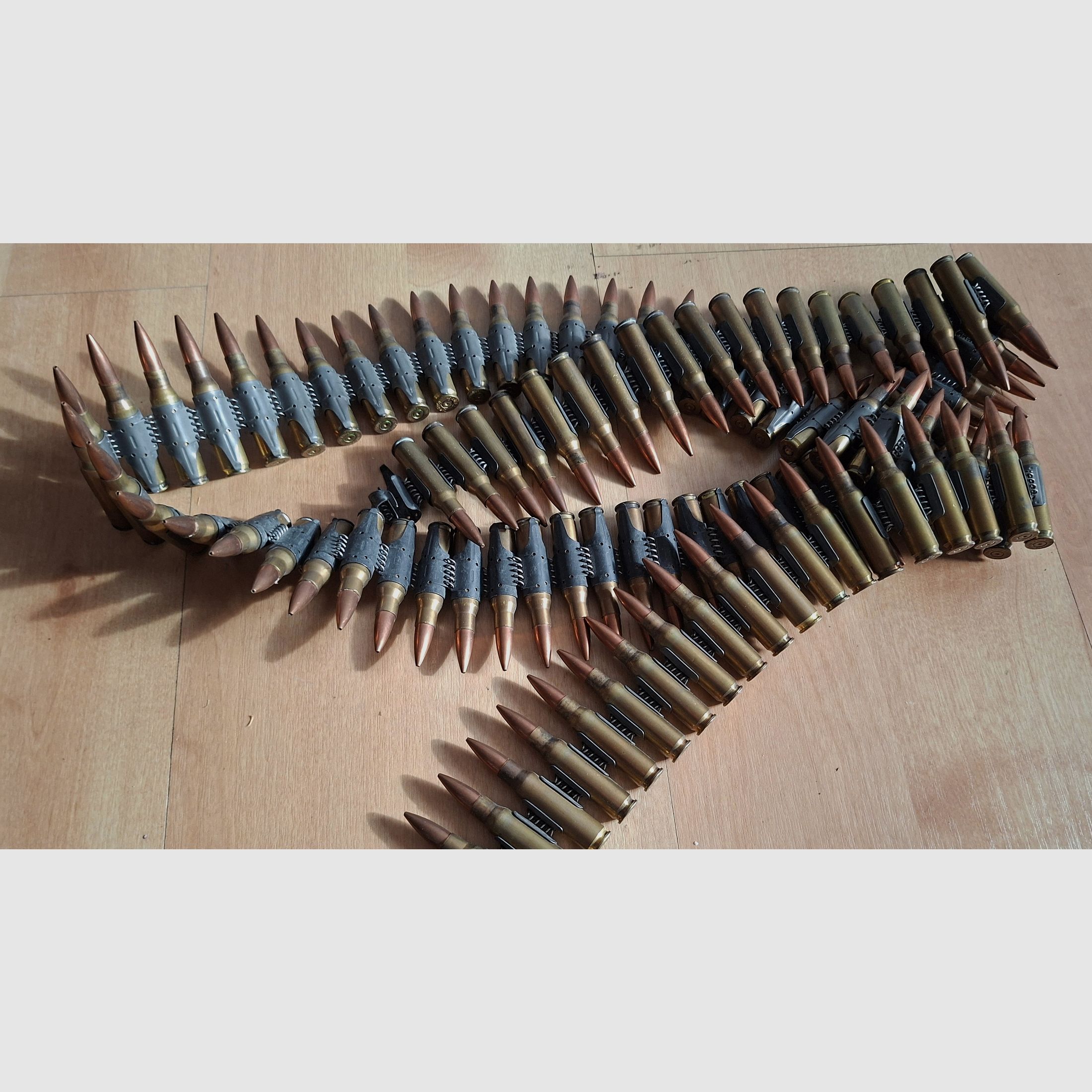 MG 3: Cinta decorativa de 7,62 x 51 mm NATO con 100 cartuchos decorativos