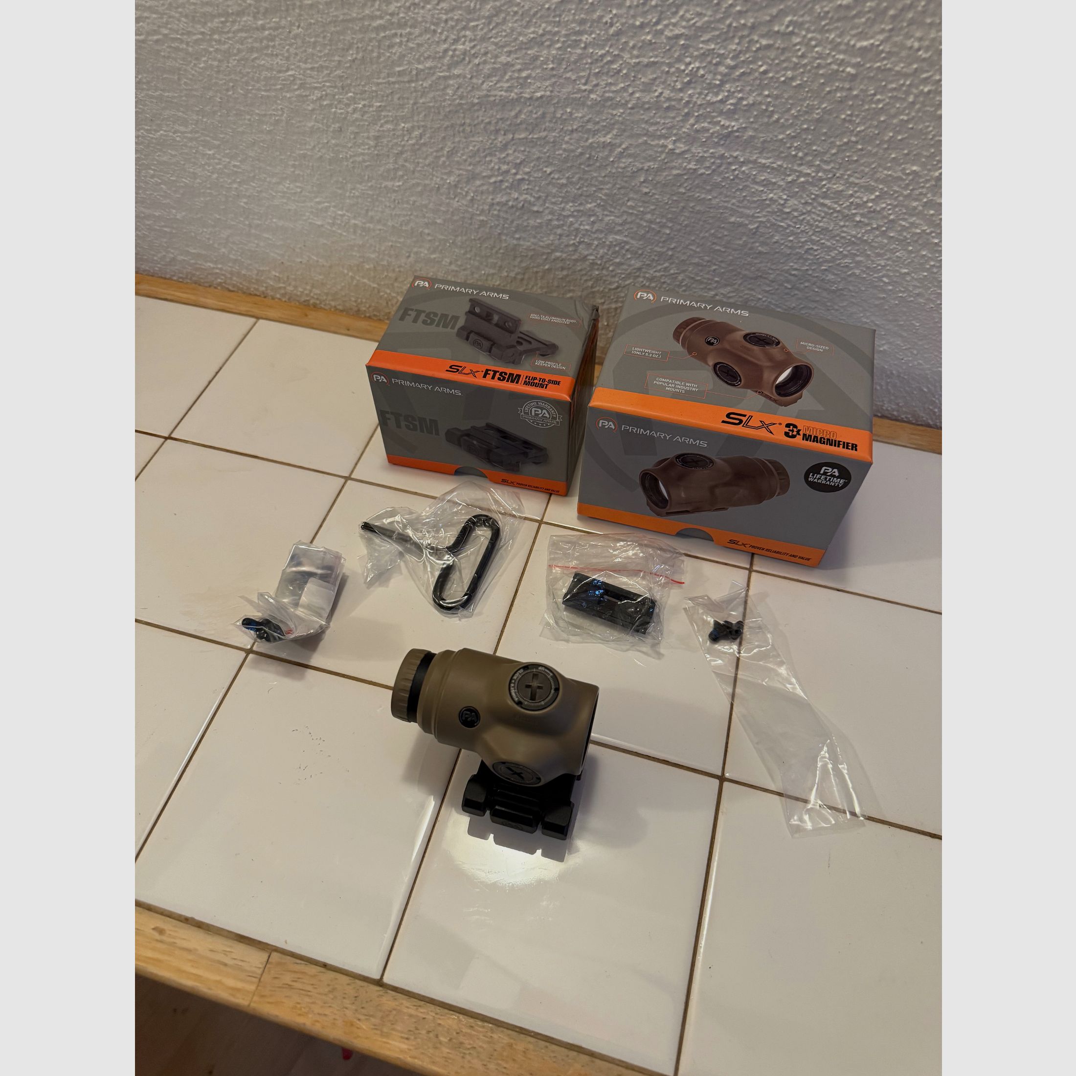 Primary Arms SLx 3x Micro Magnifier FDE con montaggio Flip to sight FTSM - Ottime condizioni