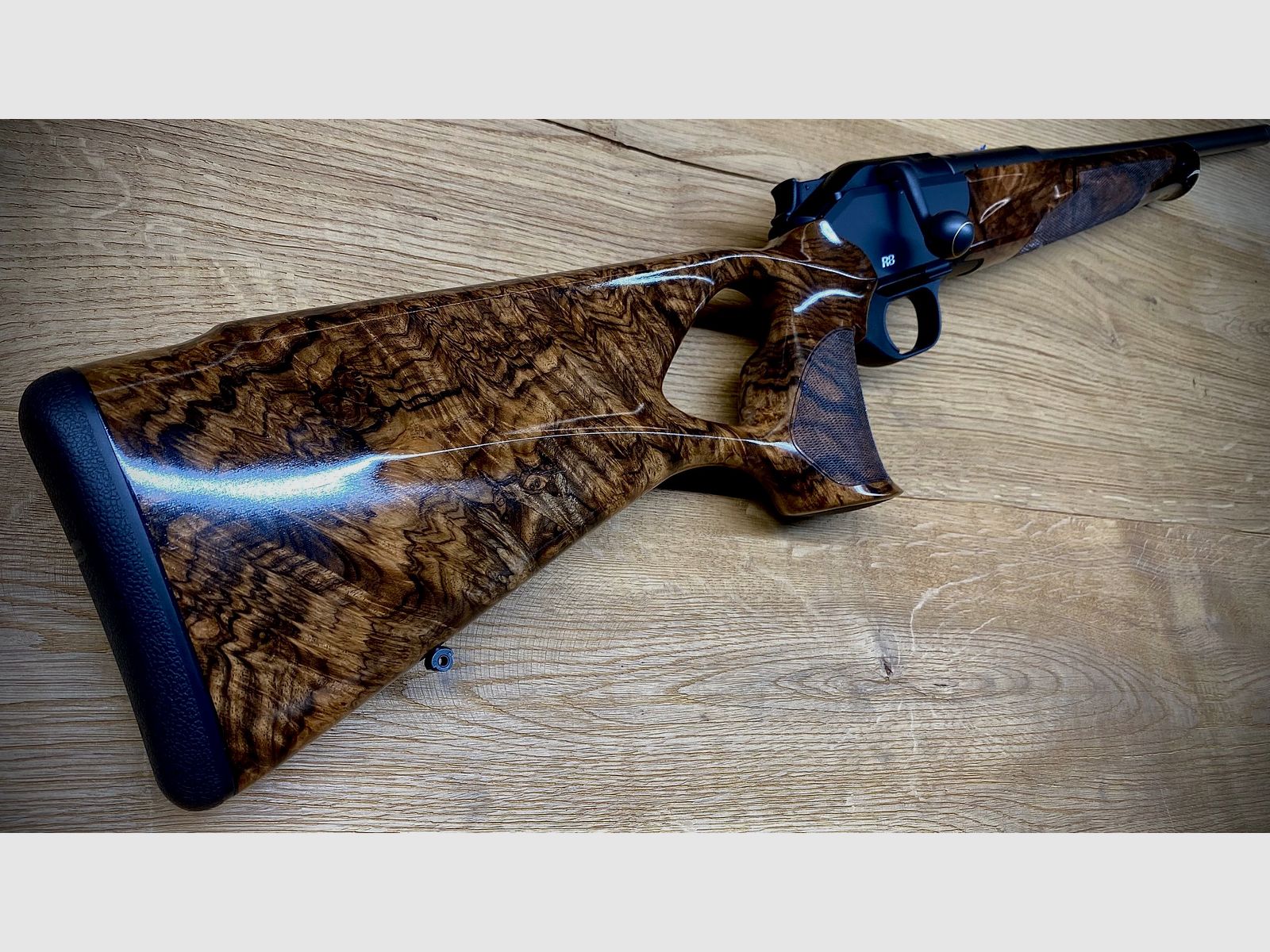 Blaser R8 Success / Holzklasse 10 / Kaliber u. Lauflänge nach Wahl / absolute TRAUMWAFFE