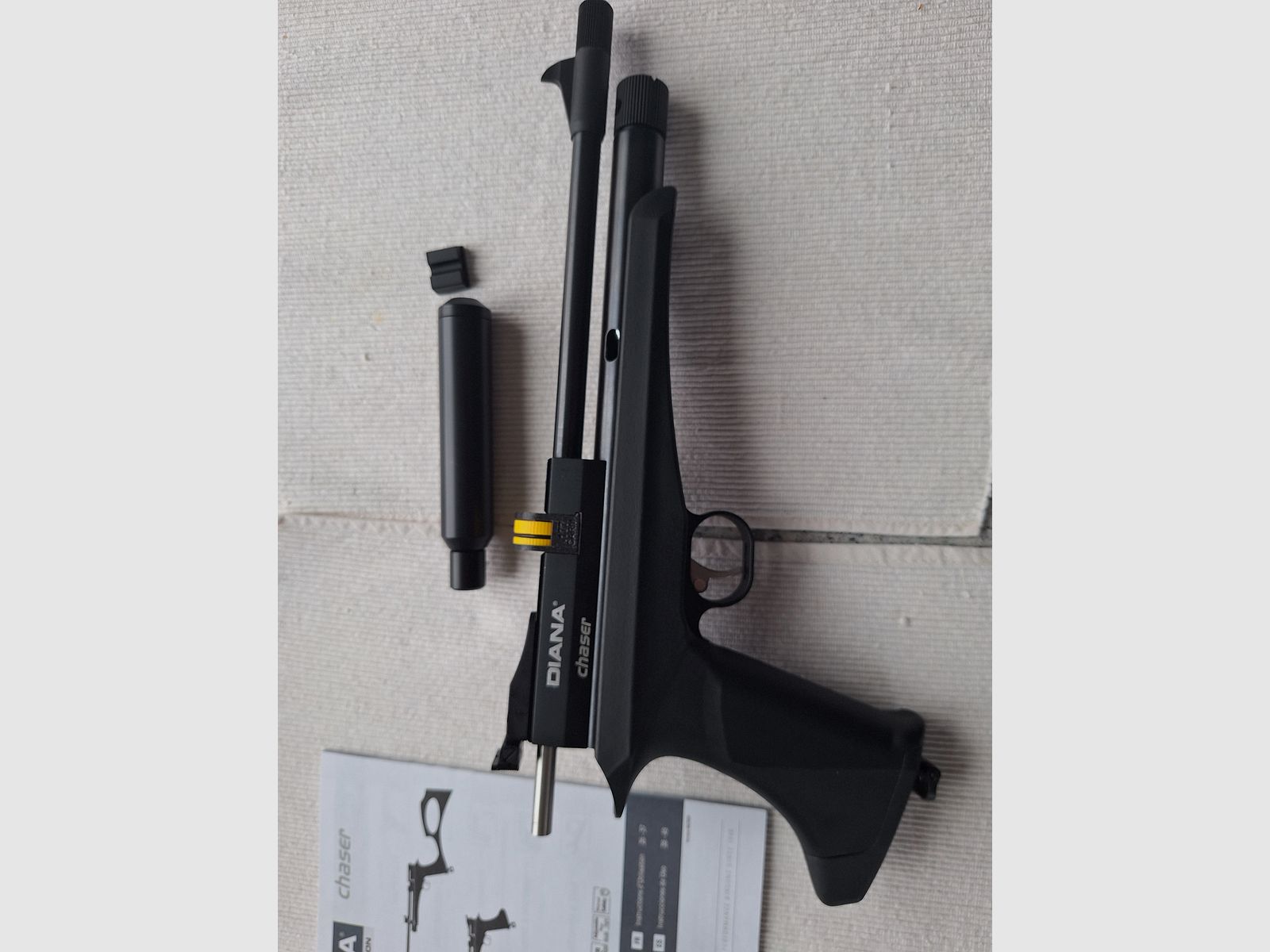 Pistolet Co2 Diana Chaser 4,5 mm Diabolo avec silencieux et chargeur de 8 coups