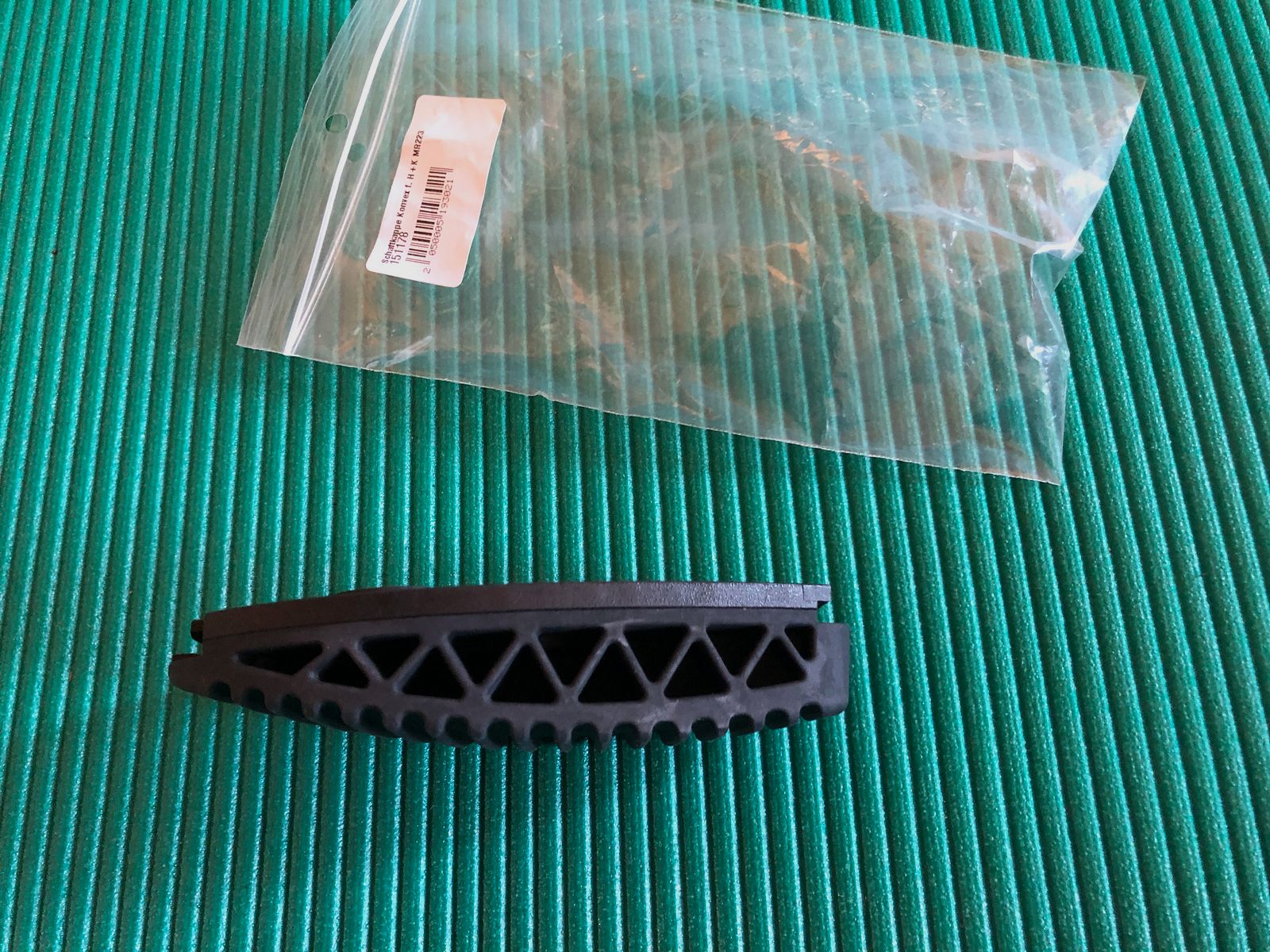 HK MR223 Zatyczka kolby Konwex